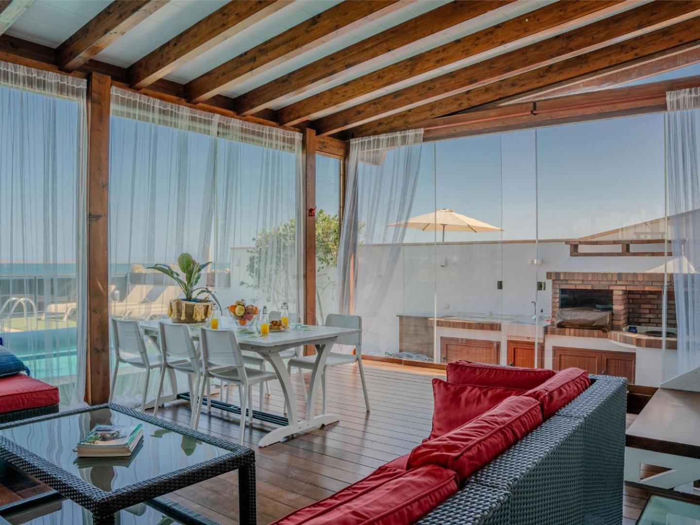 Oasis Beachfront By Holidays