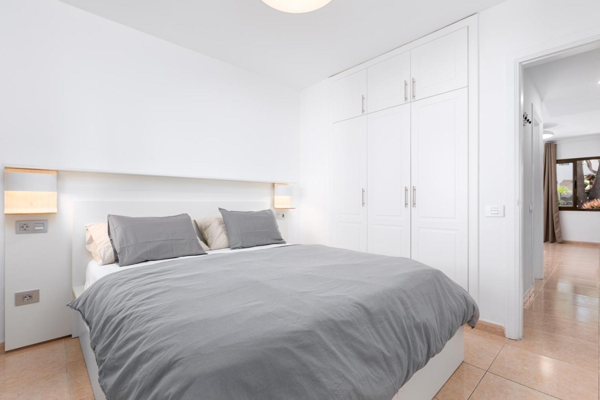 Home2book Modern At Oasis Duna, *