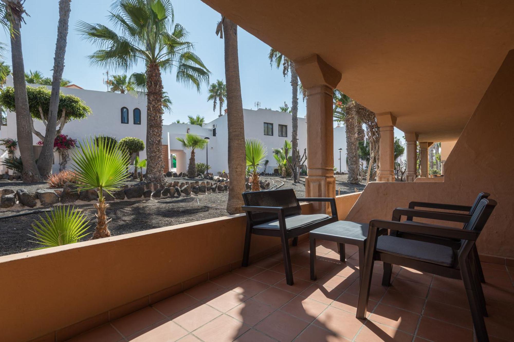 Apartment Home2book Modern At Oasis Duna, *