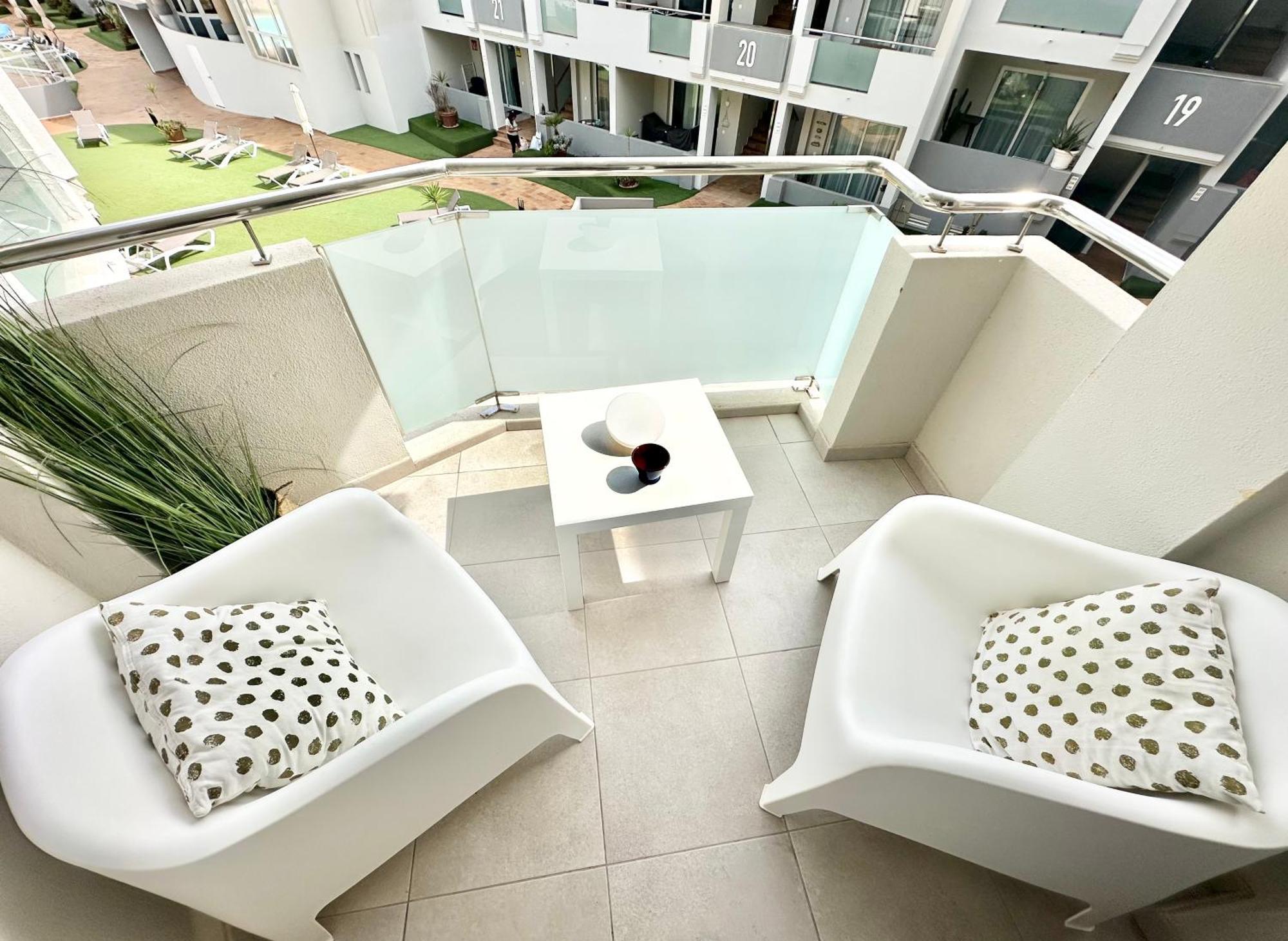 Candy Pop - Pool, 2 Terraces,desk And High Speed Internet Corralejo