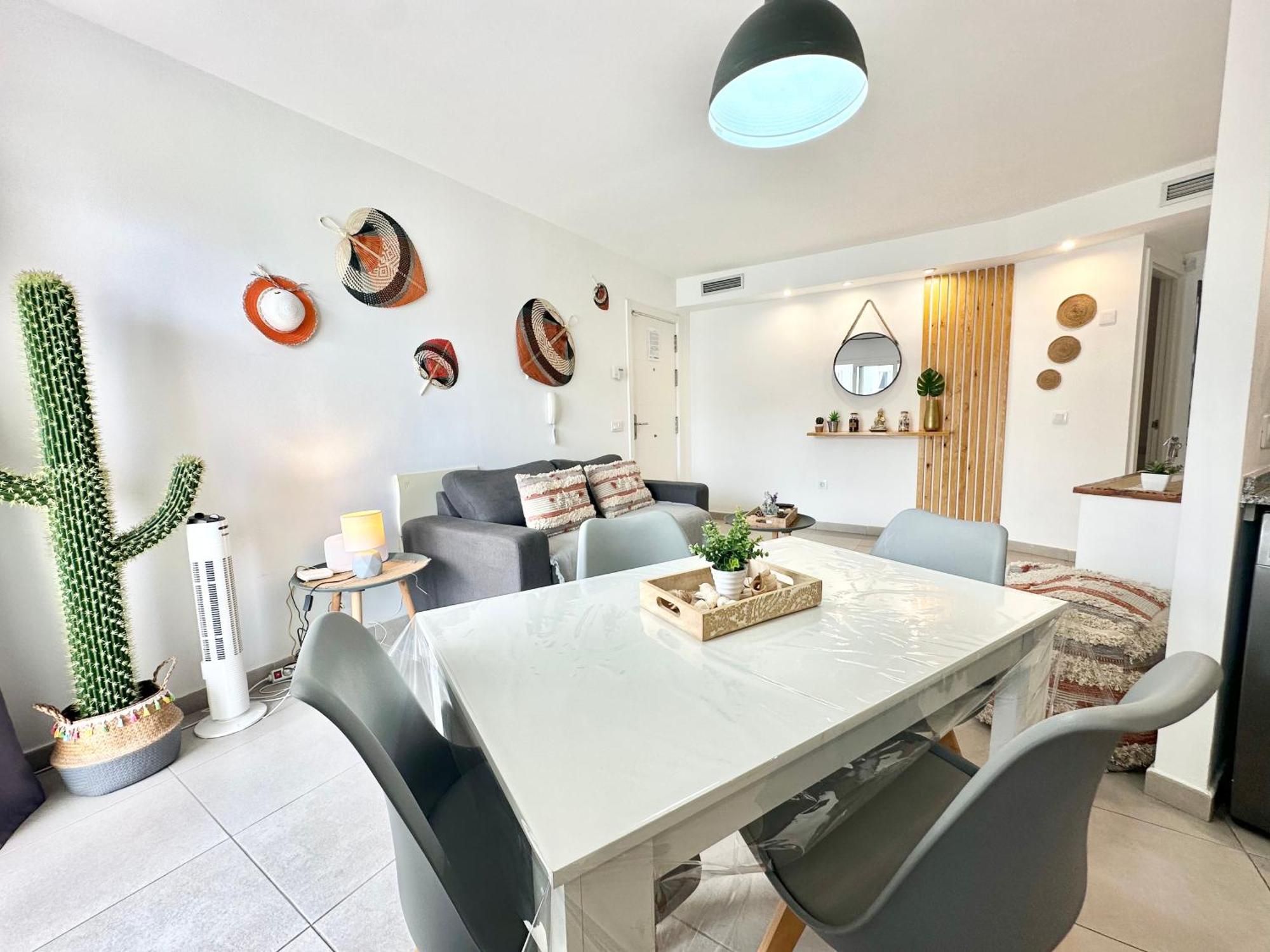 Apartment Candy Pop - Pool, 2 Terraces,desk And High Speed Internet