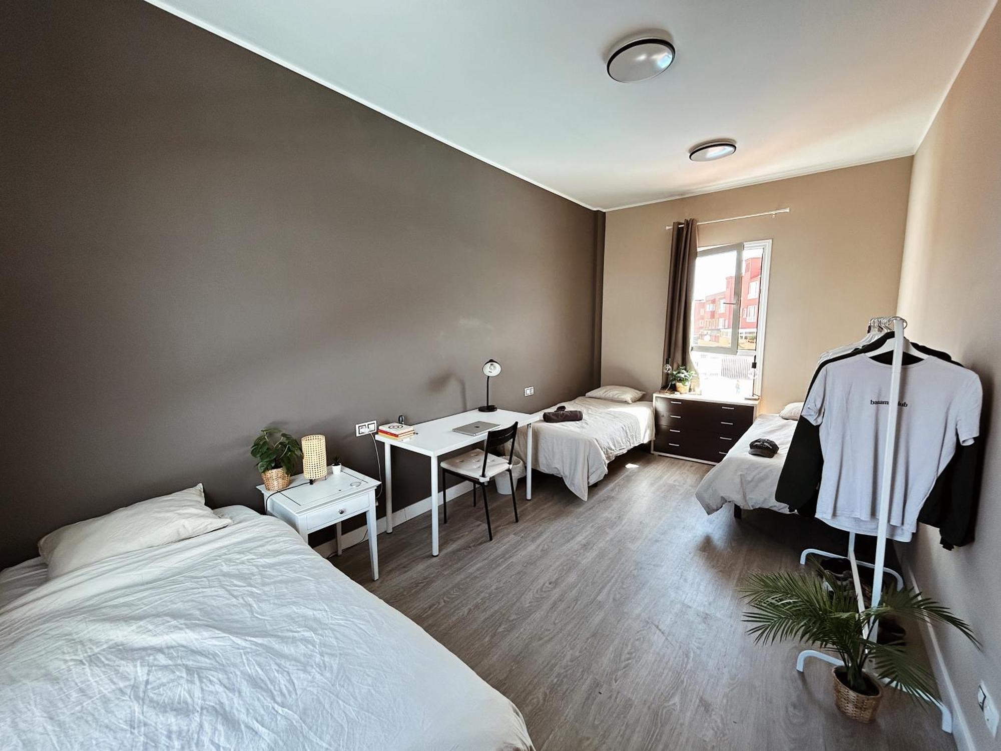 Banama Coliving & Coworking, Surf & Yoga - Casa Roja *