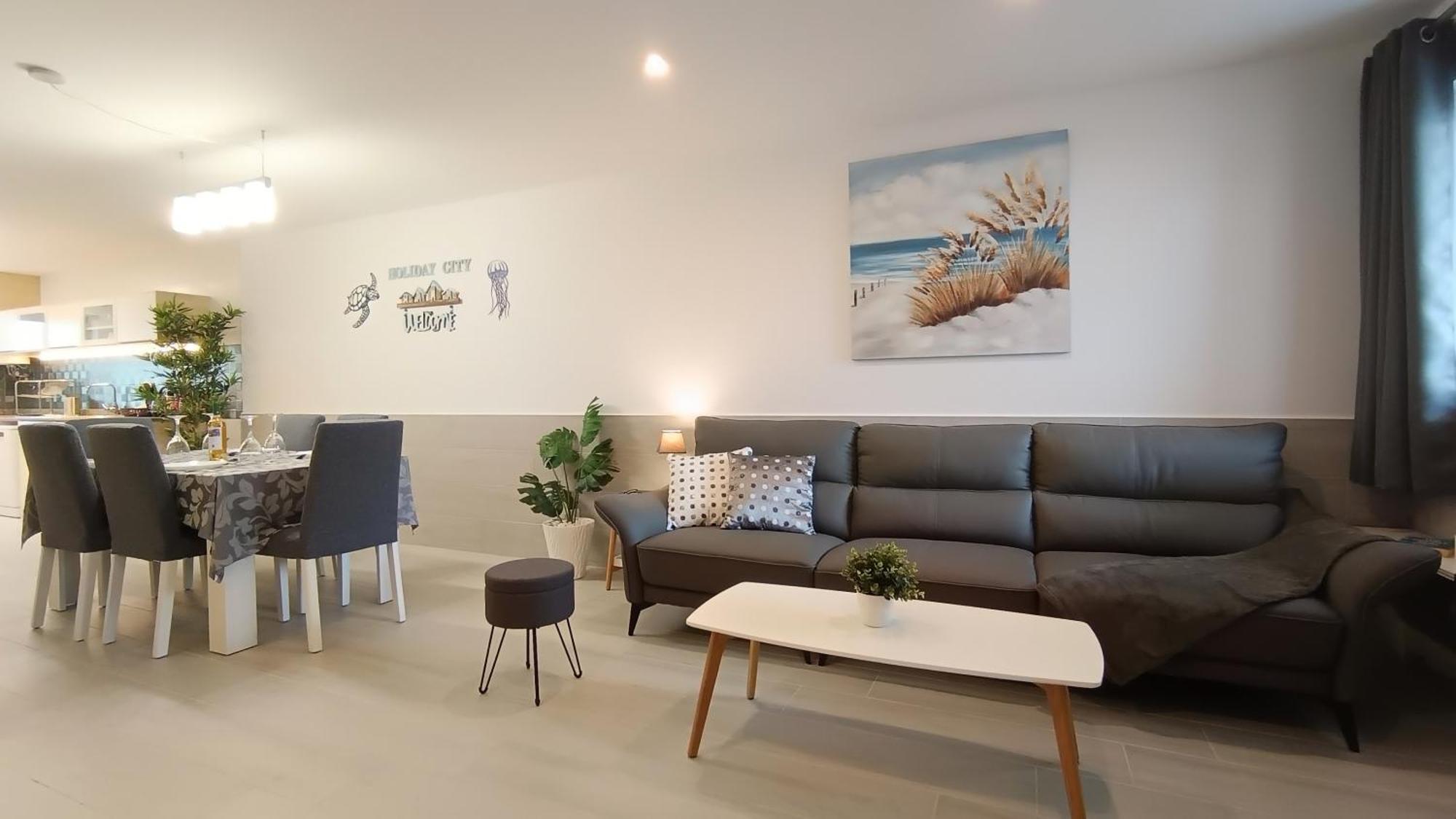 Holiday City Apartment *