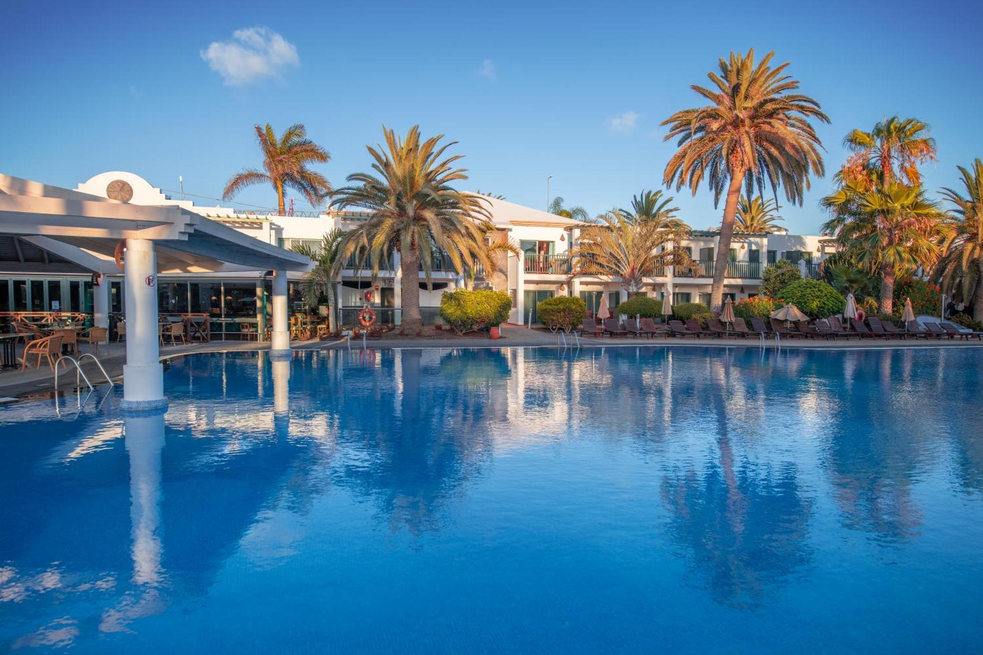 Marismas De Aparthotel
