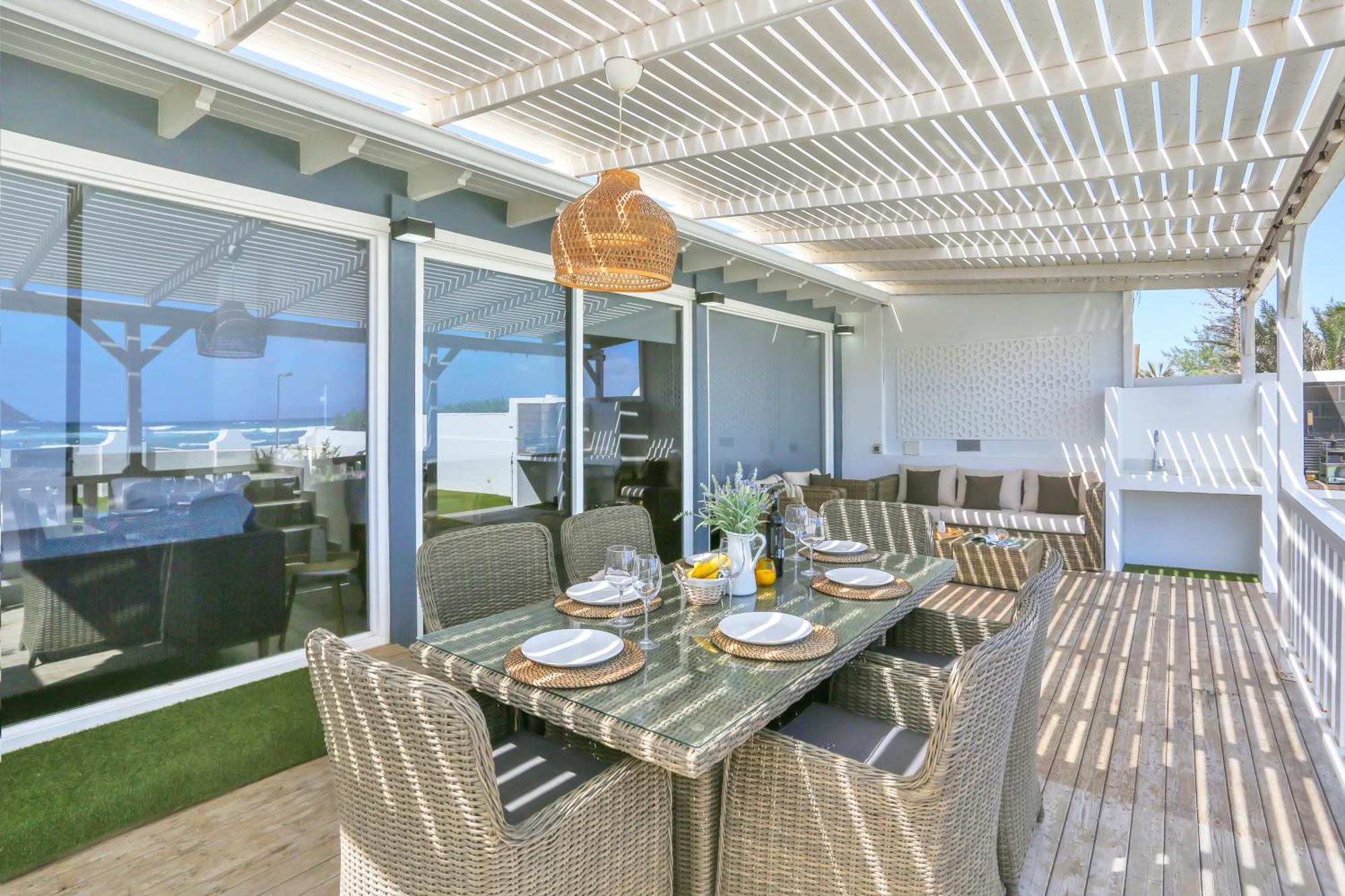 Granados 27 Beachfront Villa