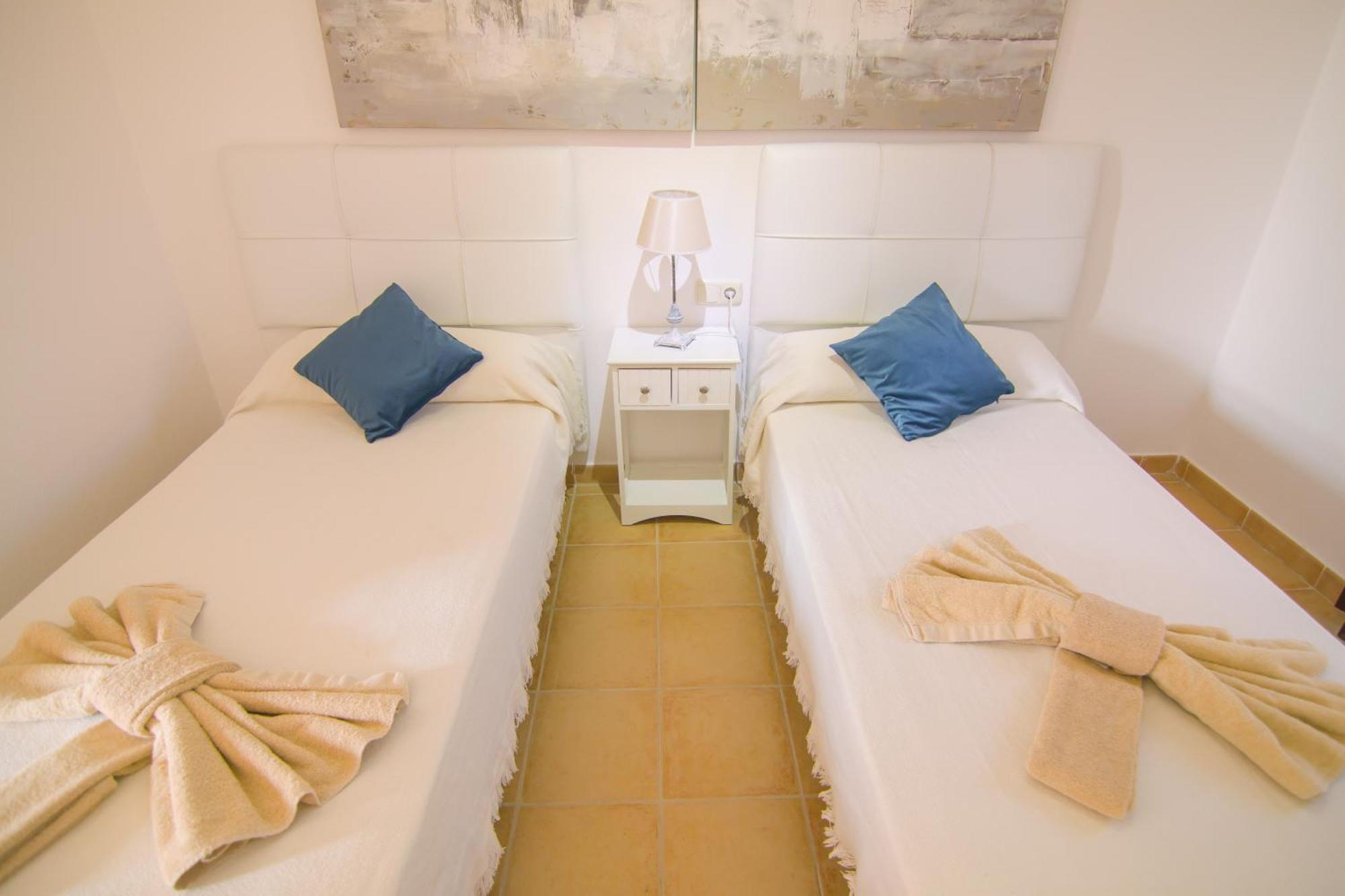 Anju De Tres Con Piscina Villa *
