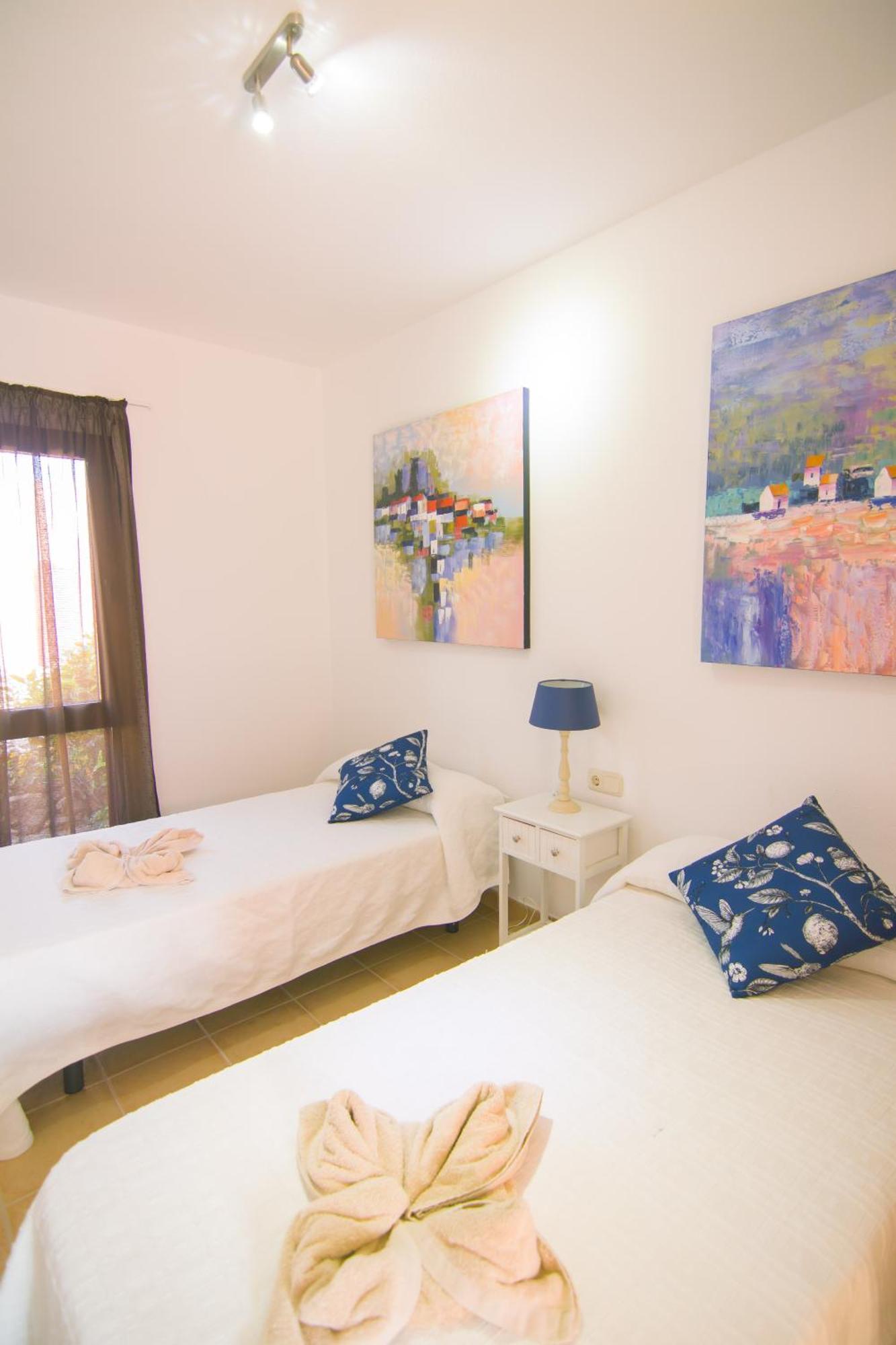 Villa Anju De Tres Con Piscina *