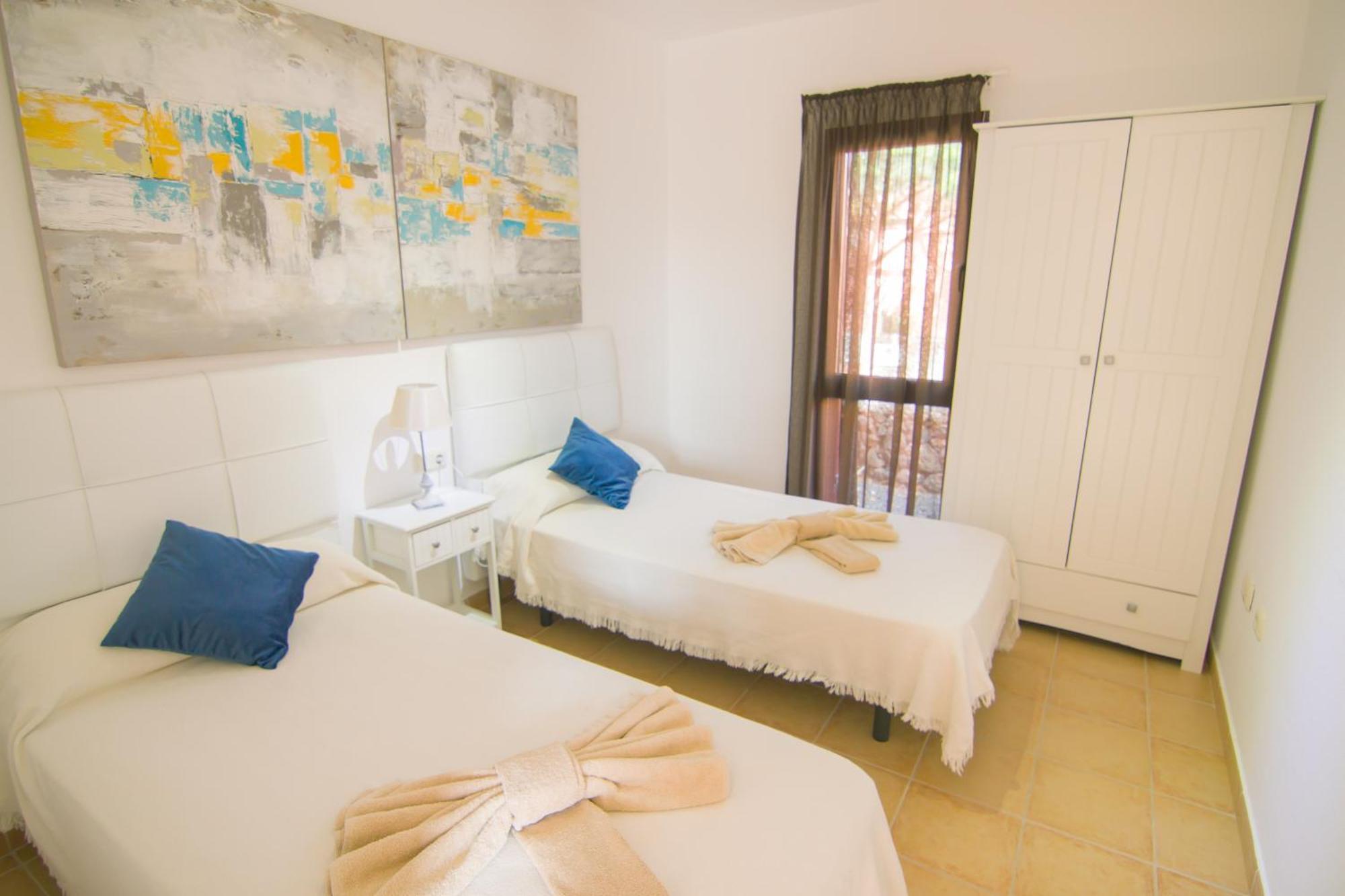 Villa Anju De Tres Con Piscina