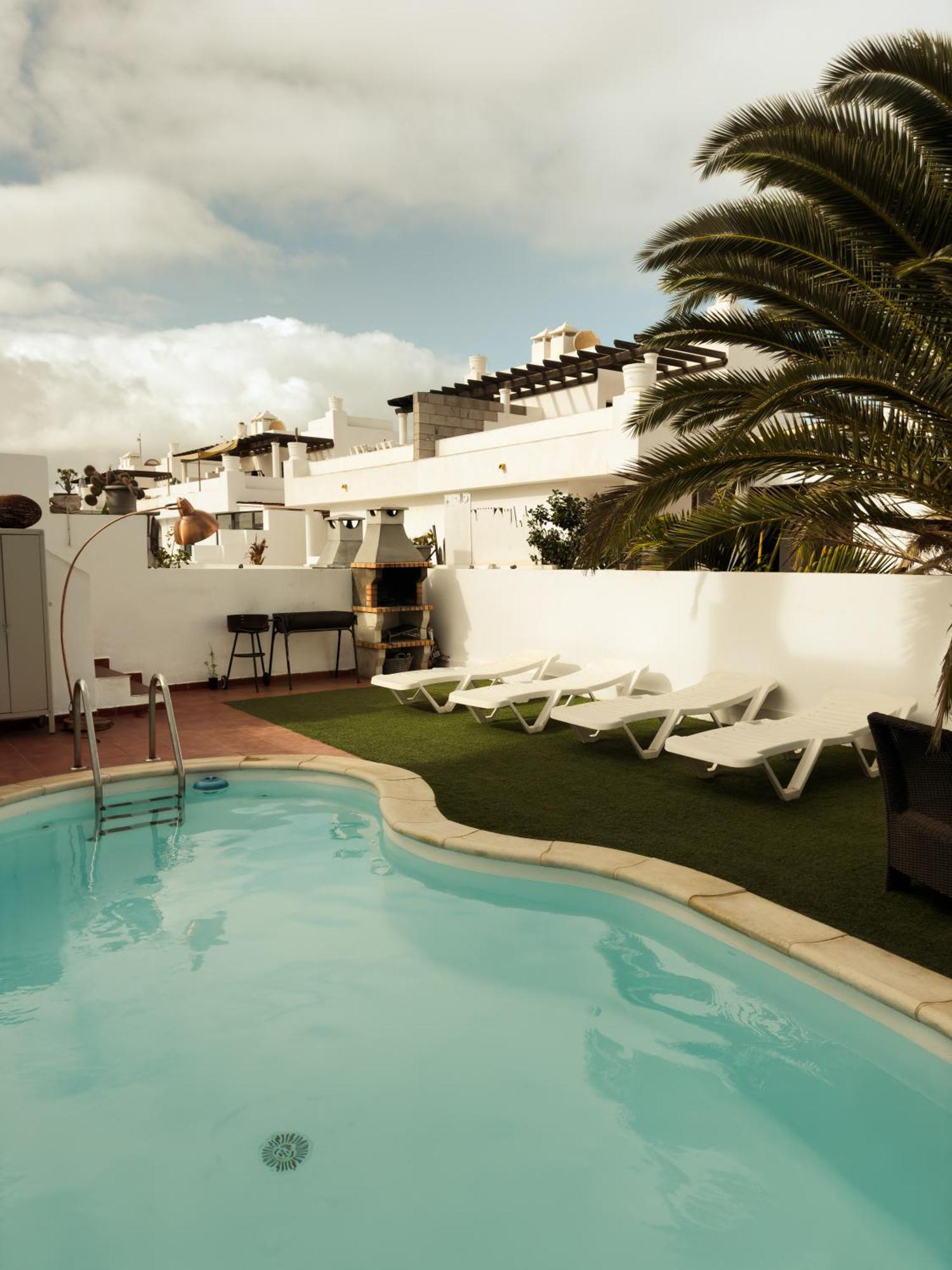 Surf&sleep Hostel *