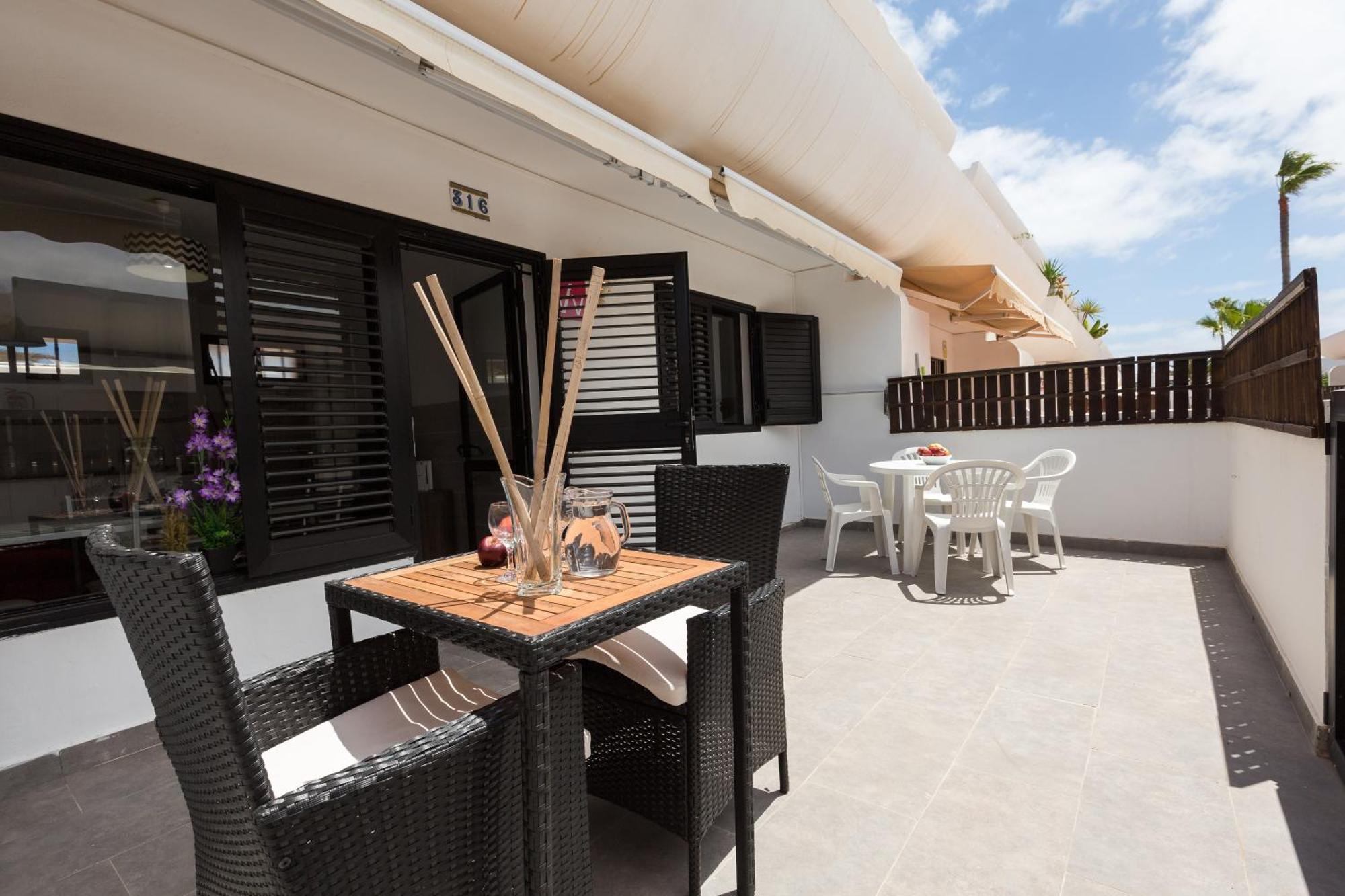 Home2book Oceans Of Calm Apt, Terrace & Pool Apartment