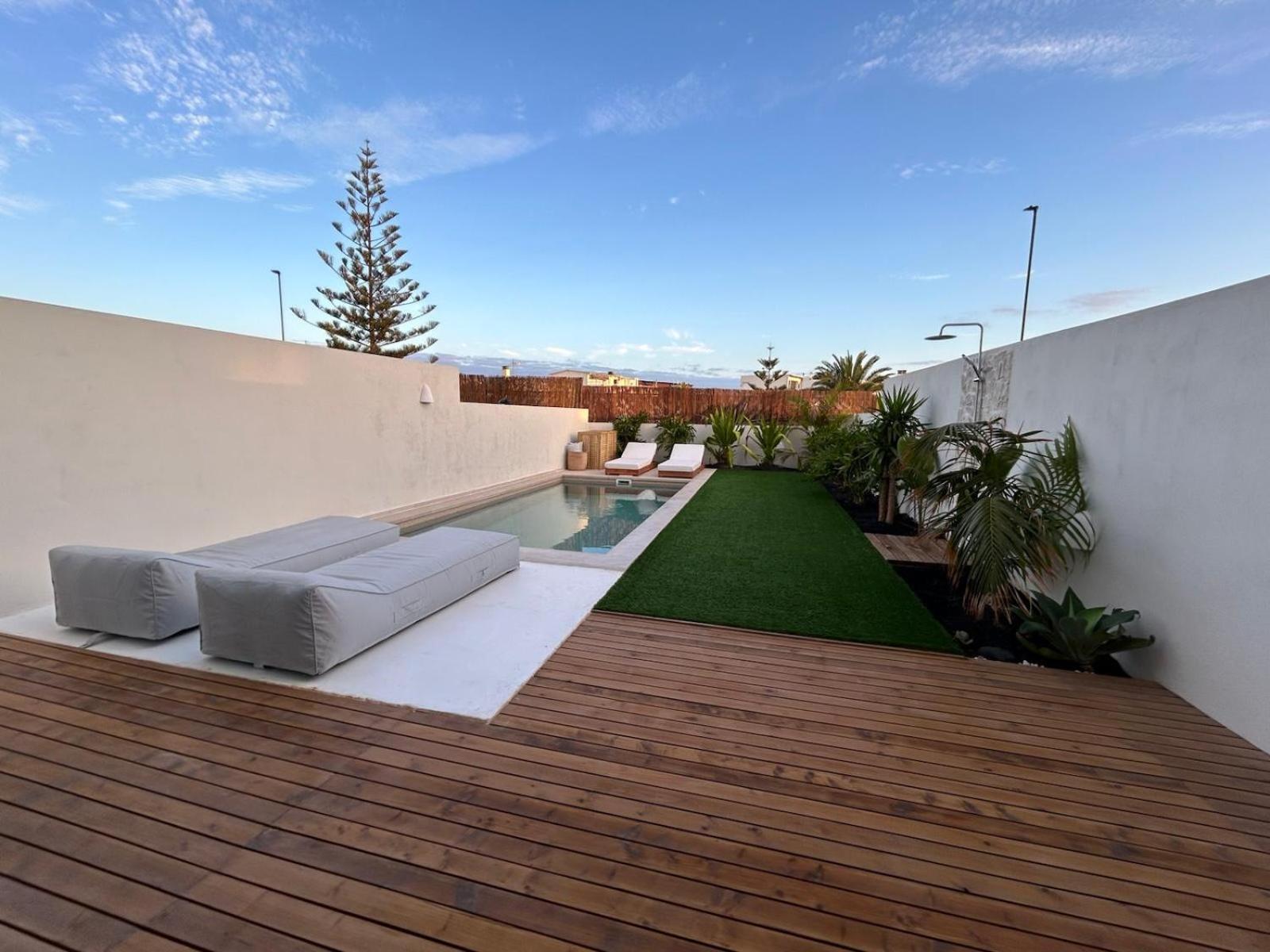 Villa Casa Damar With Sea View & Heated Pool