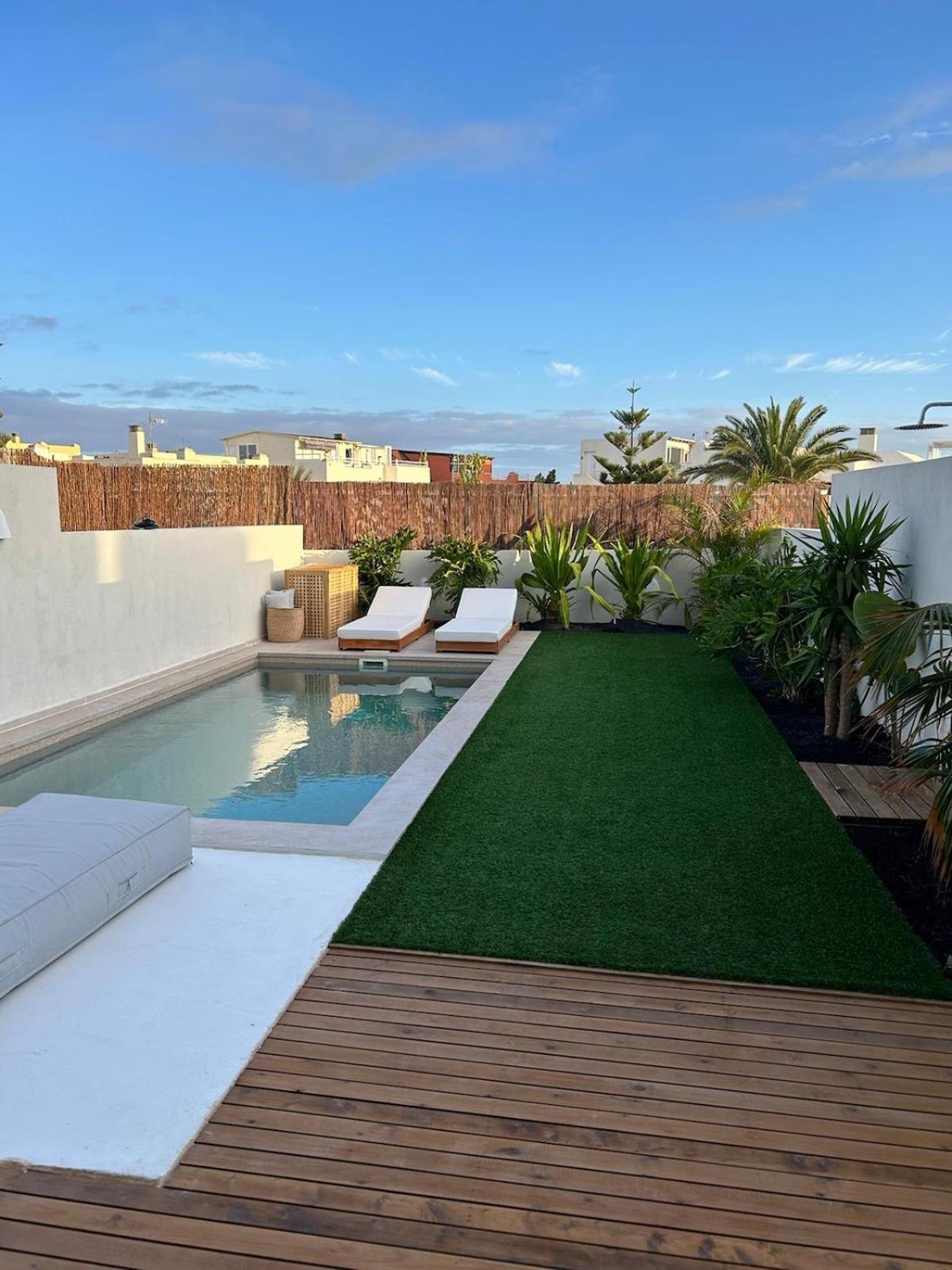 Villa Casa Damar With Sea View & Heated Pool