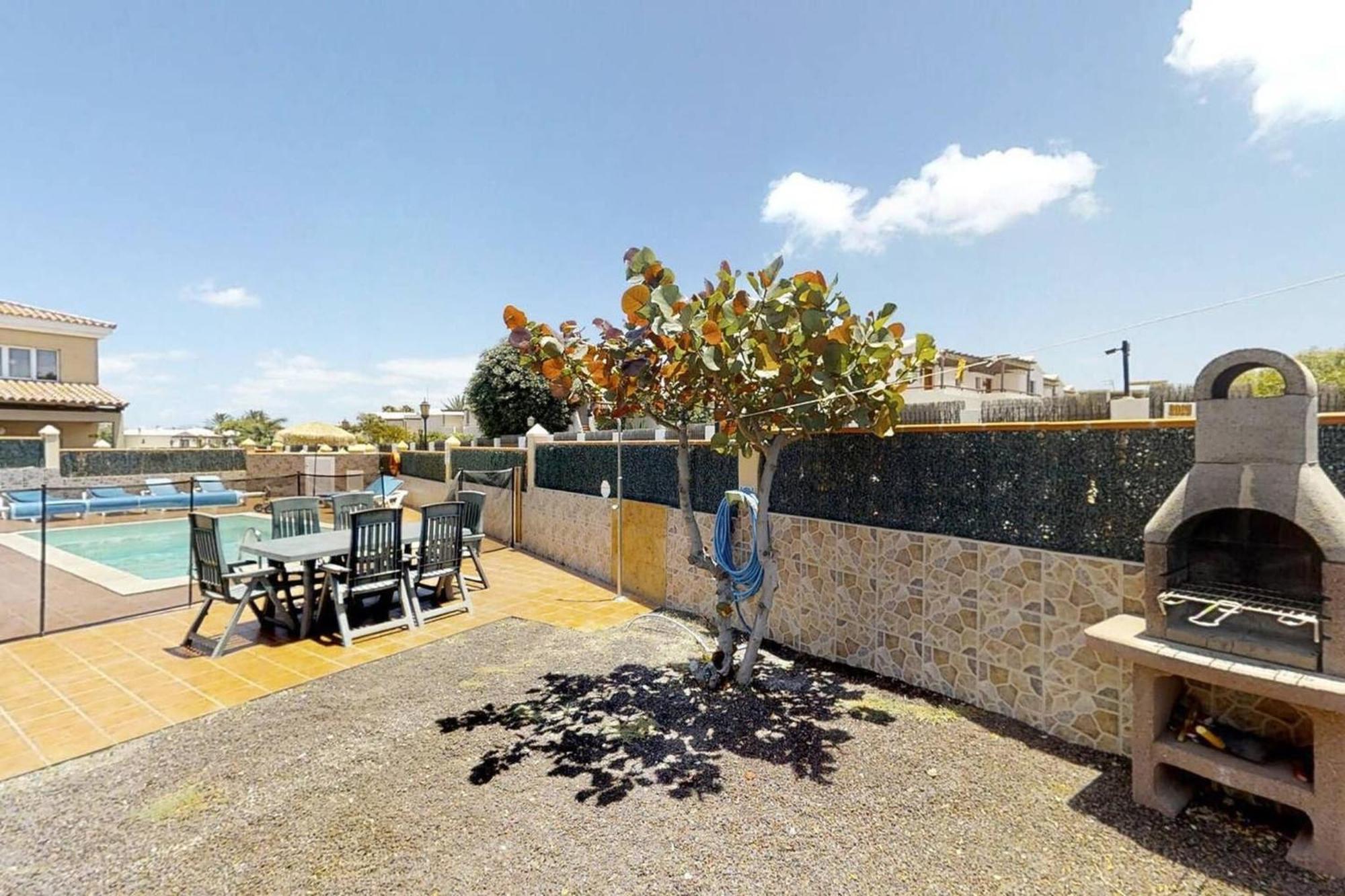 Villa Marga, At 100 Meters Far Of The Beach *