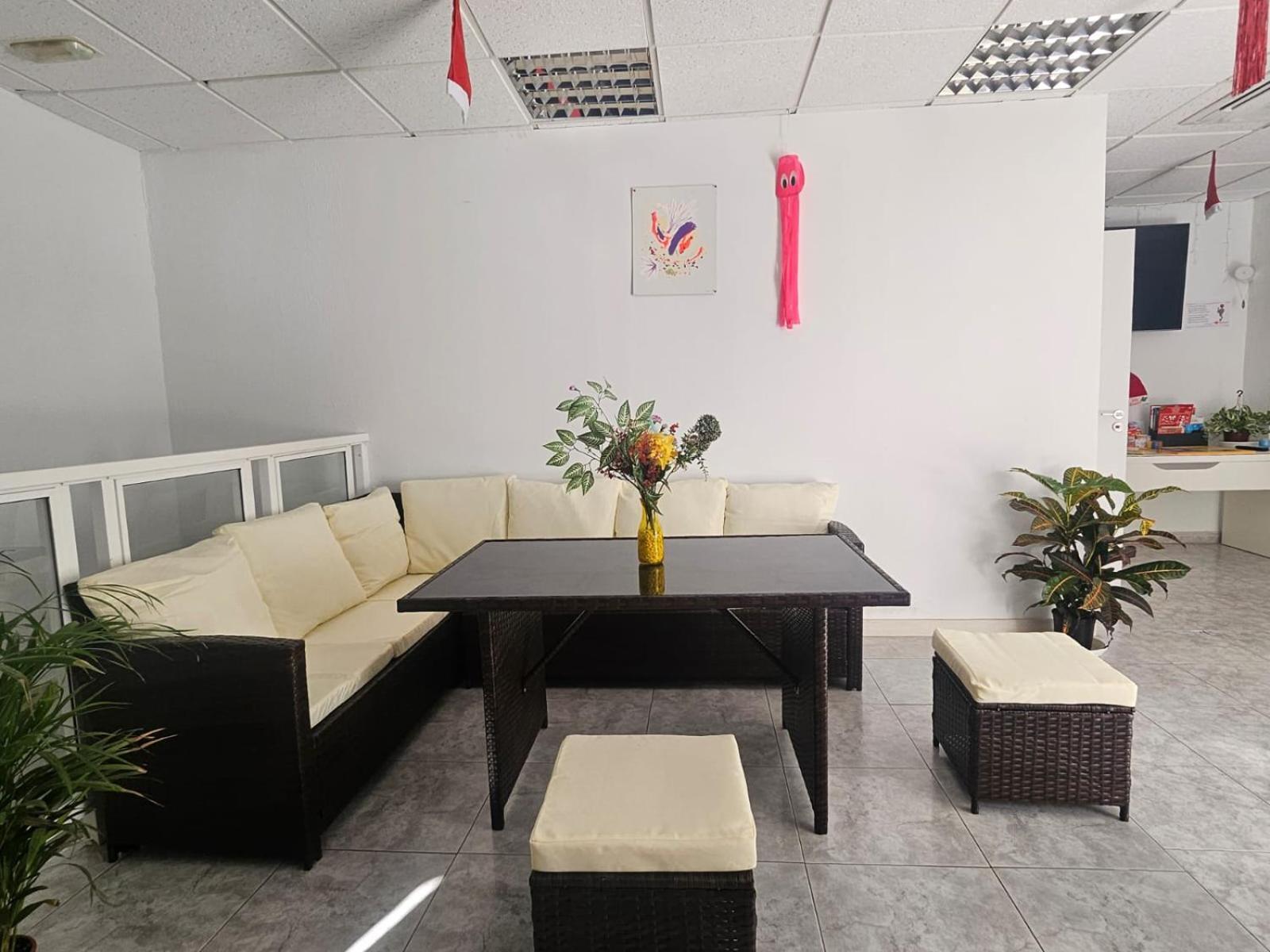 Hostel Coliving By Amazzzing Travel
