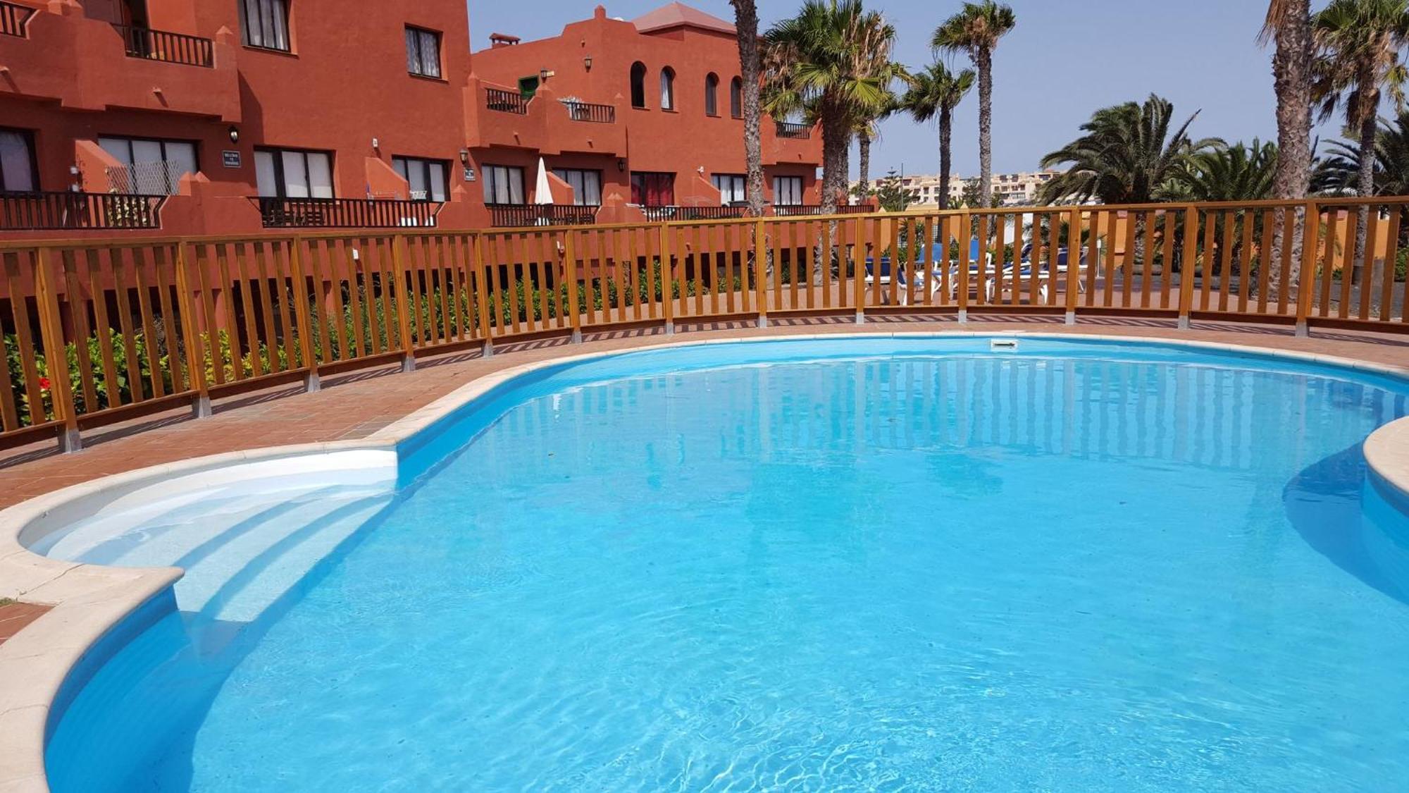 With 3 Swimming Pools Wifi