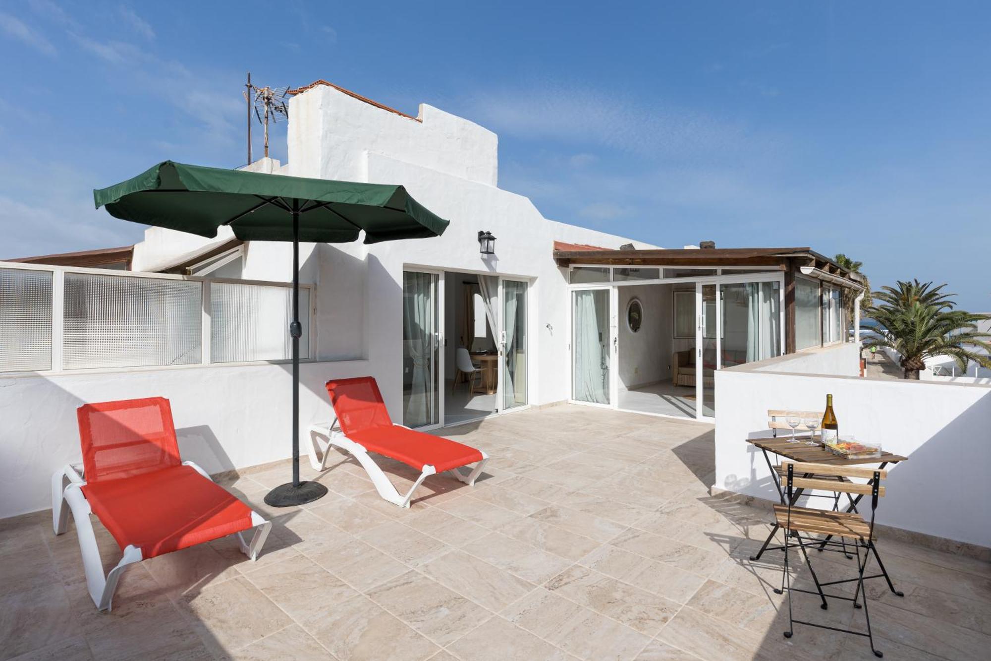 Home2book Stylish Coastal Apartment, *