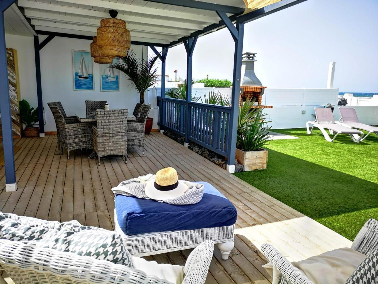 Holiday home Casa Dalia, Frontbeach, Piscina,