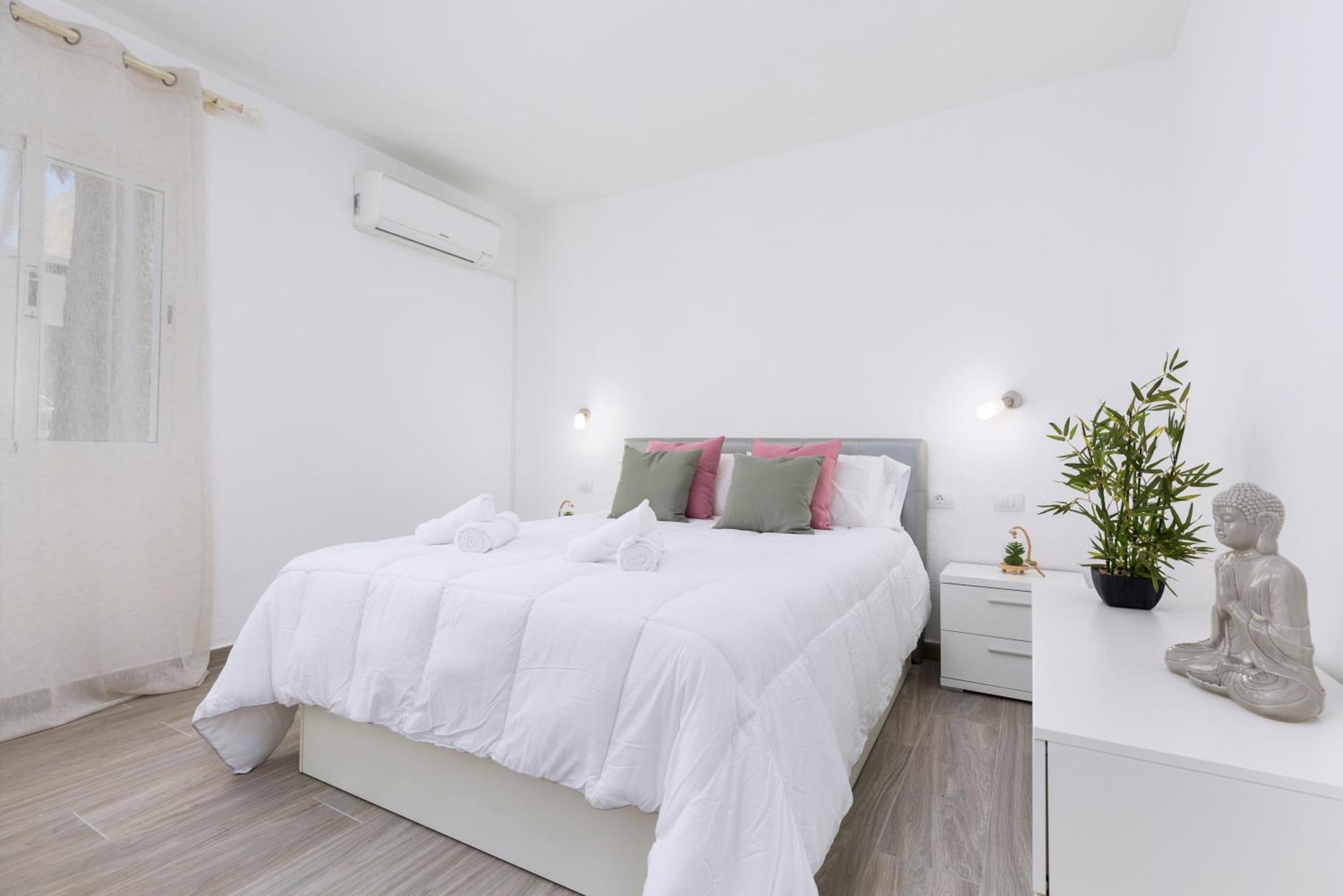 Home2book Vibrant Corralejo, Pool Apartment *