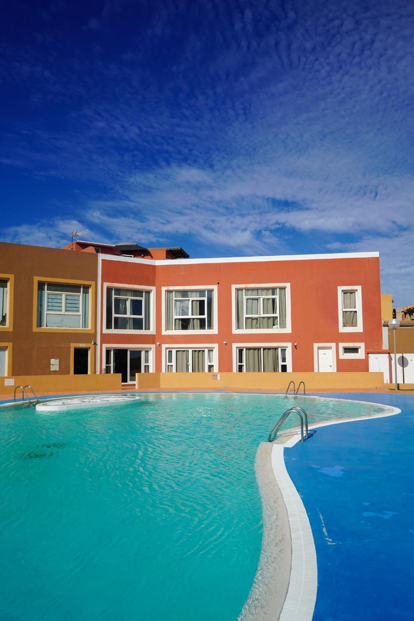 Banama Coliving & Coworking, Surf & Yoga - Casa Roja *