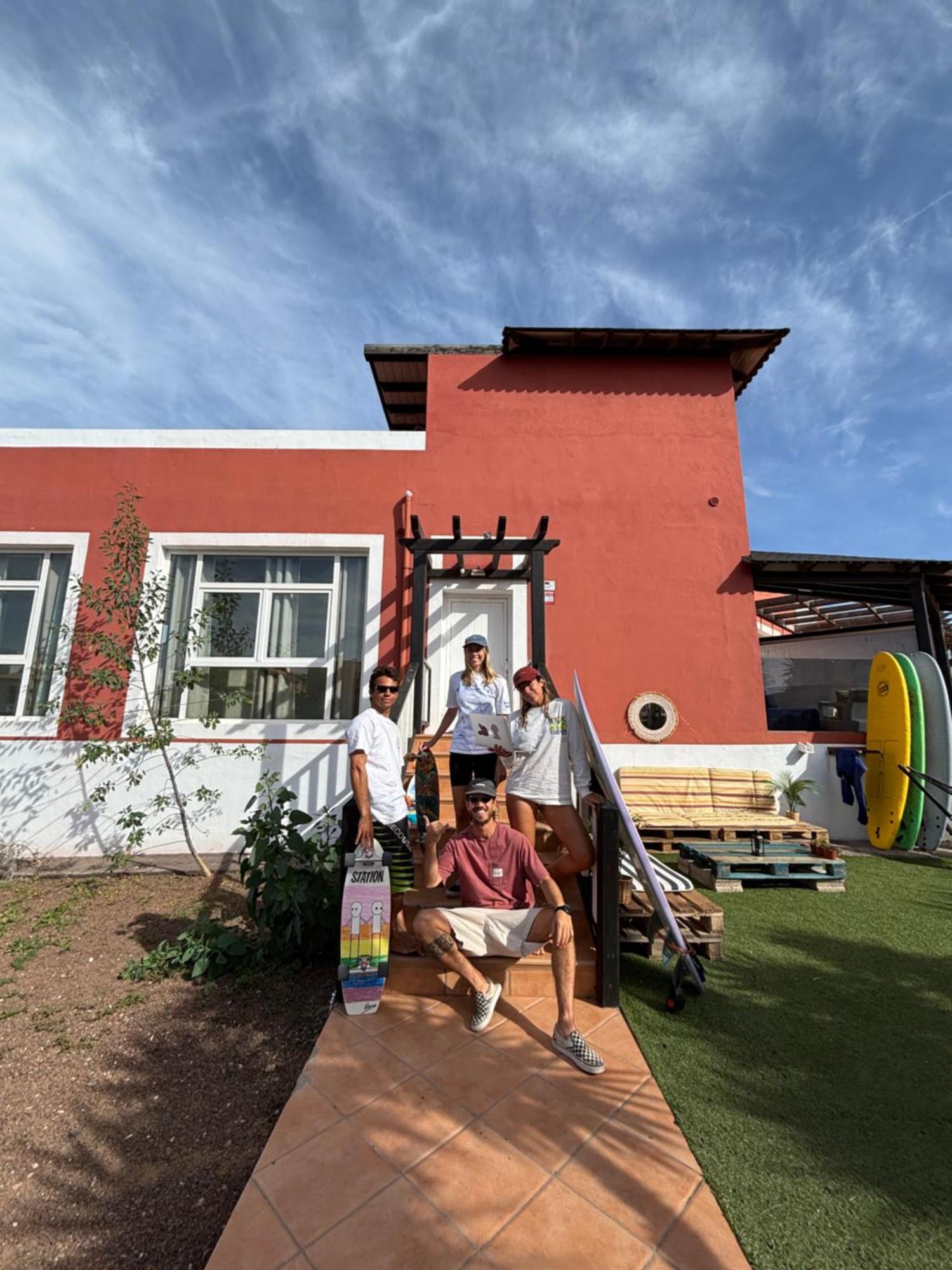 Banama Coliving & Coworking, Surf & Yoga - Casa Roja *
