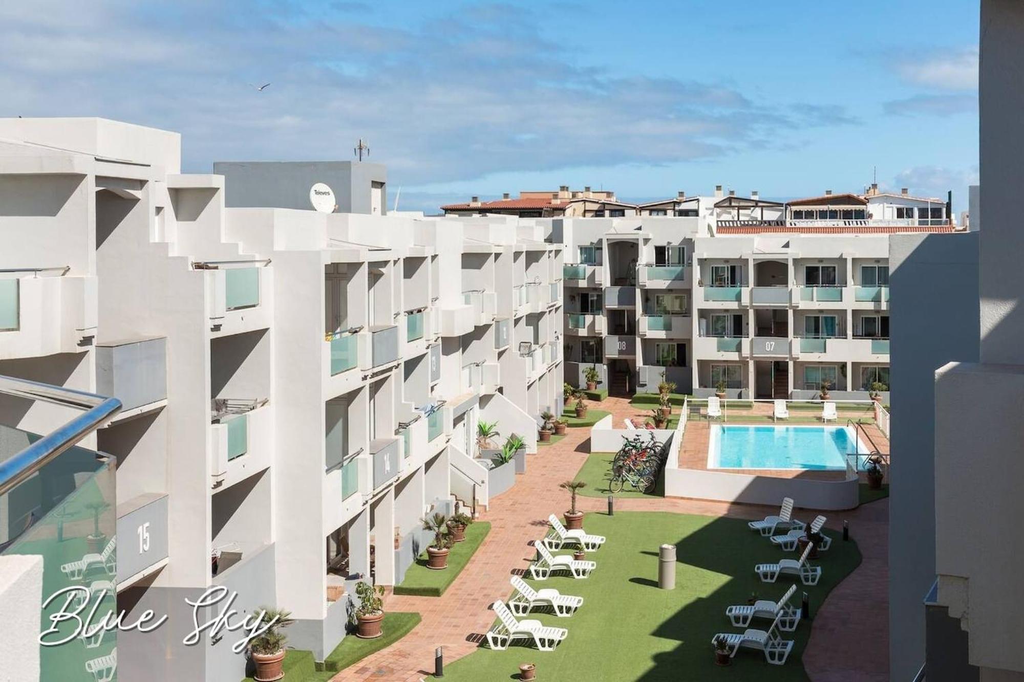 Apartment Sun 335 Blue Sky By Rentalfue *