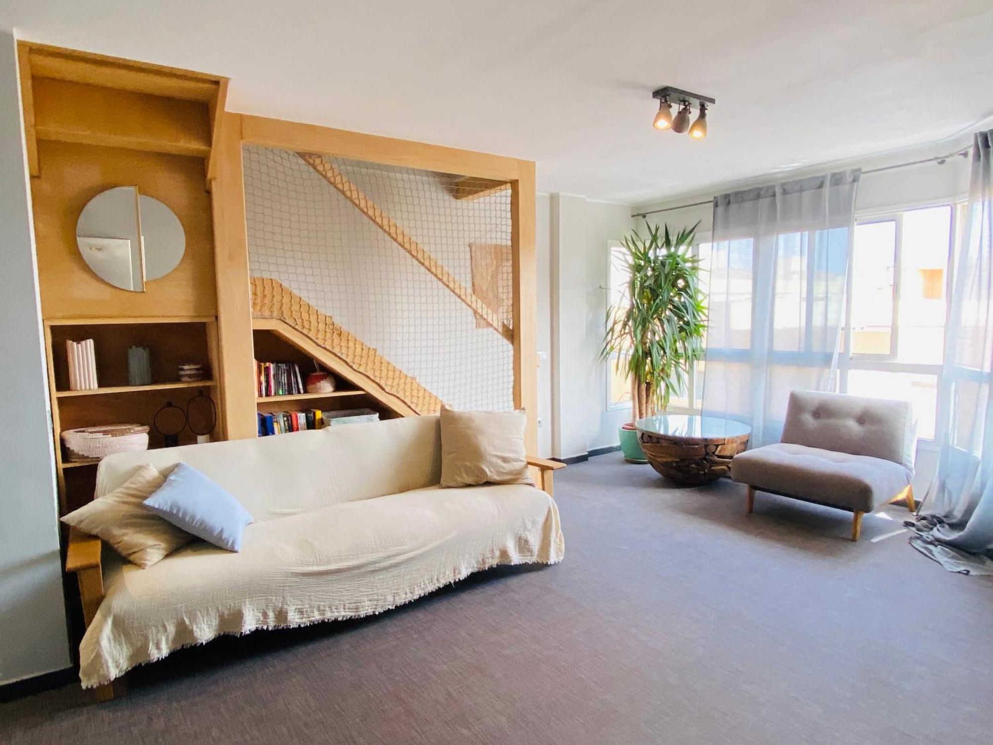 Golden Wave Surf Apartment