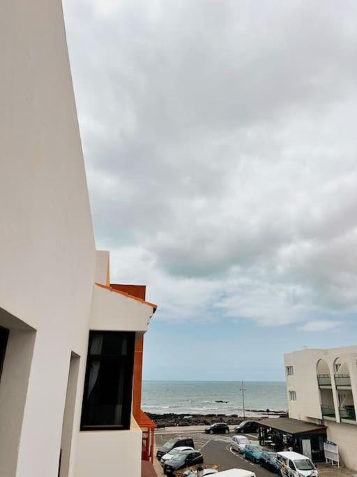 Oceano Azul Luminoso 50 Metros Del Mar En Centro * Corralejo