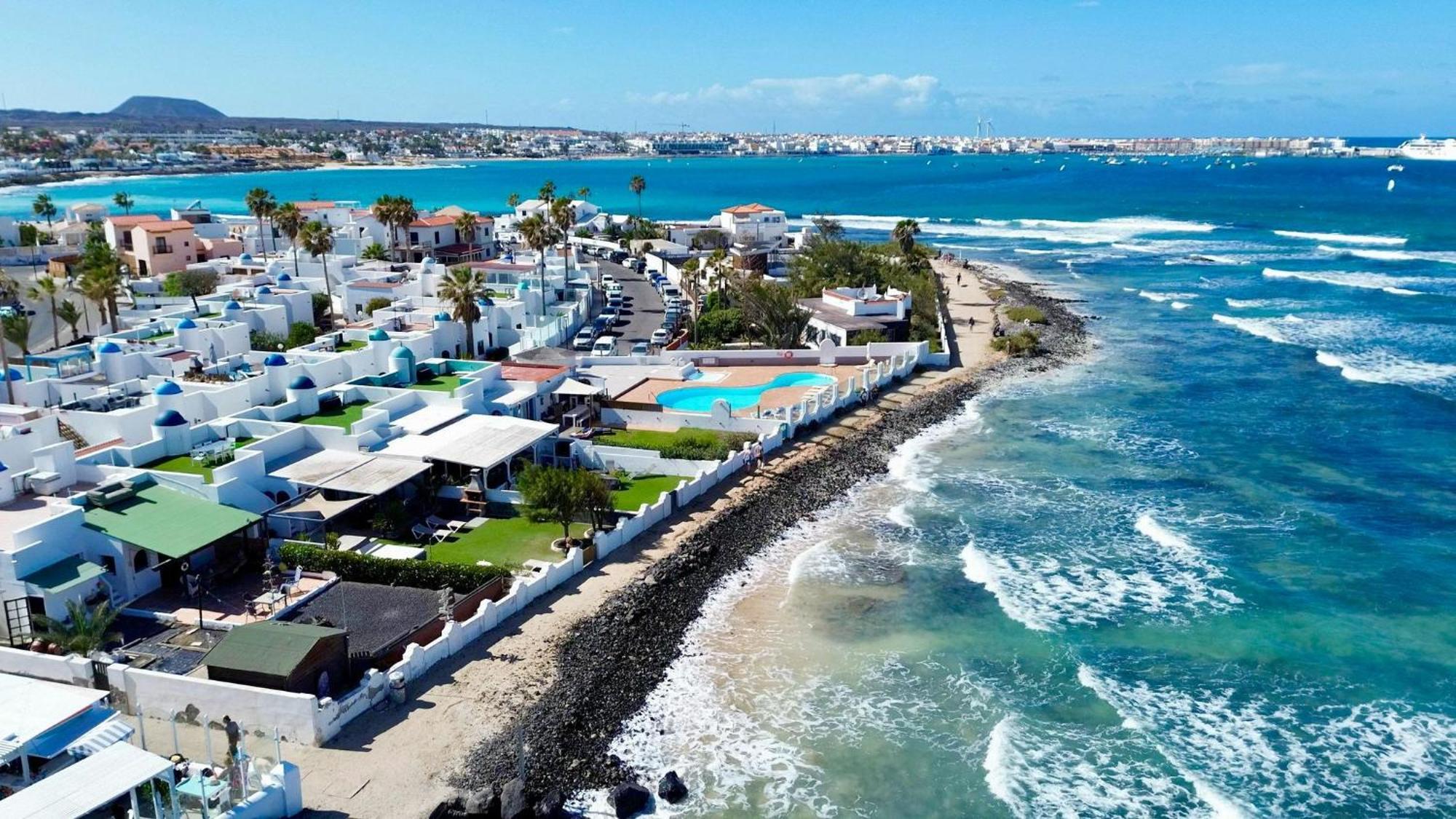 Holiday home Casa Dalia, Frontbeach, Piscina,