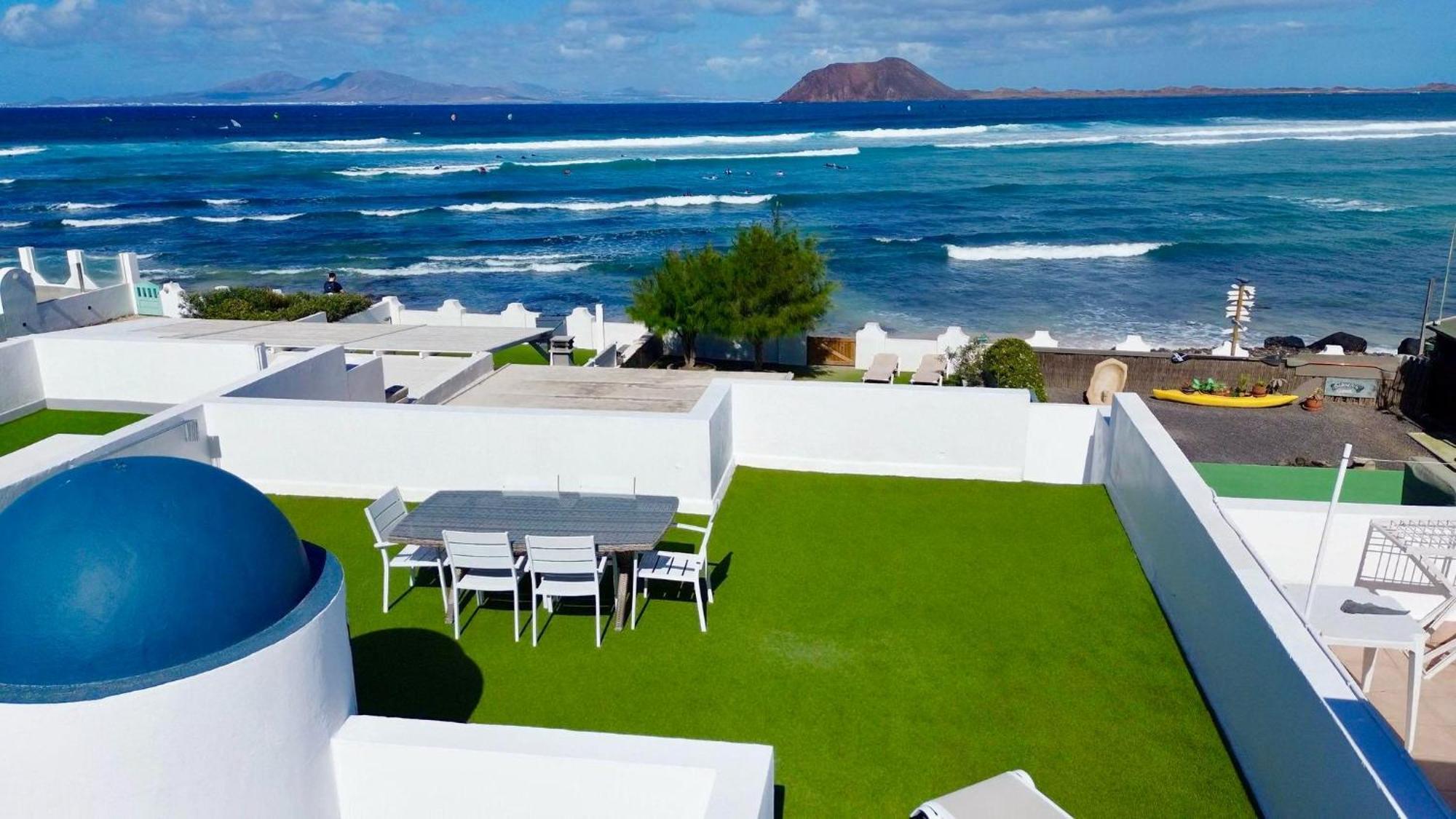 Casa Dalia, Frontbeach, Piscina, Holiday home Corralejo