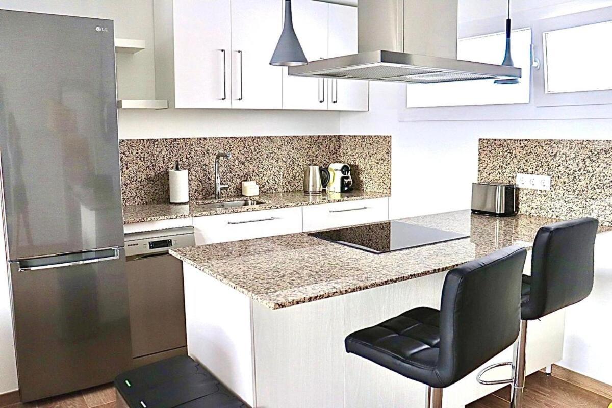 Apartment Stunning Sea View With Big Balcony In The Center