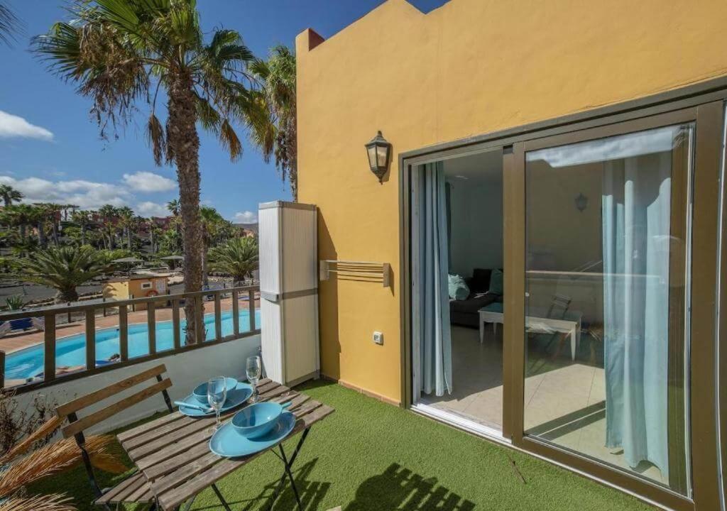 Lightbooking Oasis Royal F311 * Corralejo