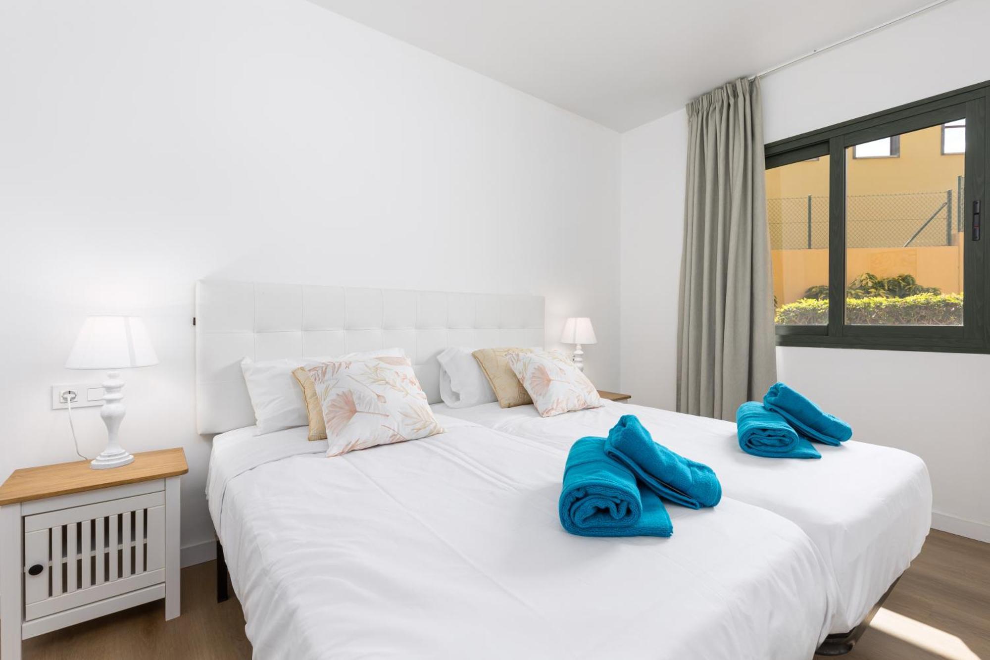 Home2book Pool & Tennis Court Cozy Apt, *