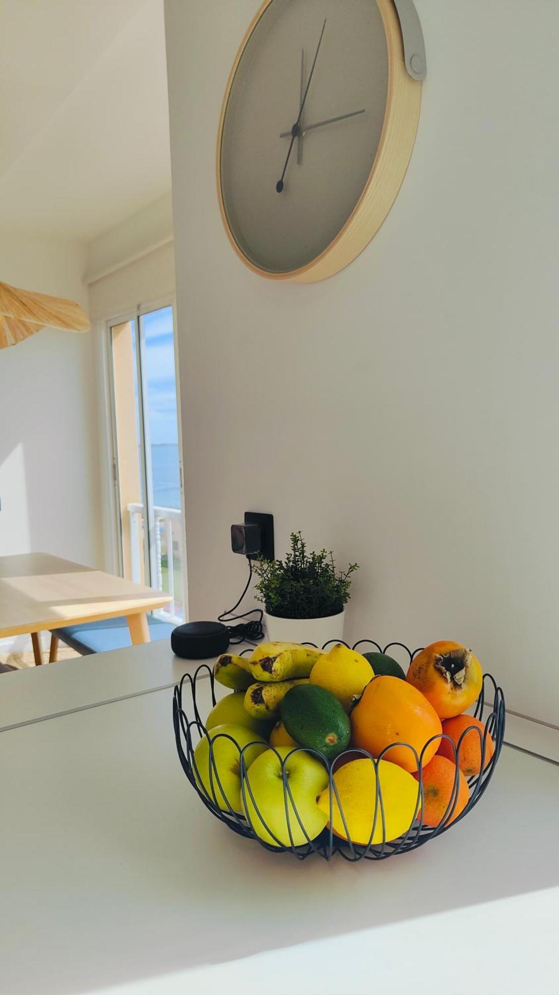 Arena Home, Chic & Sea View Apartment *