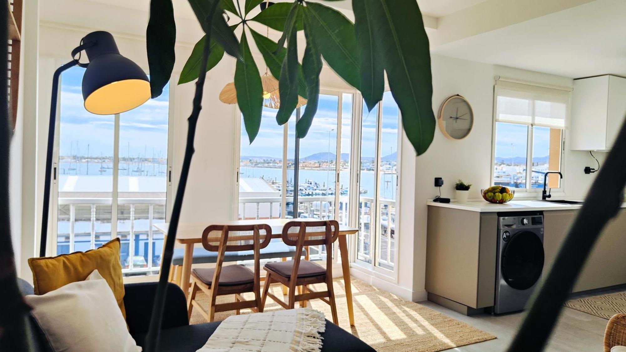Apartment Arena Home, Chic & Sea View