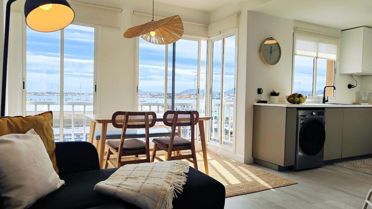 Apartment Arena Home, Chic & Sea View