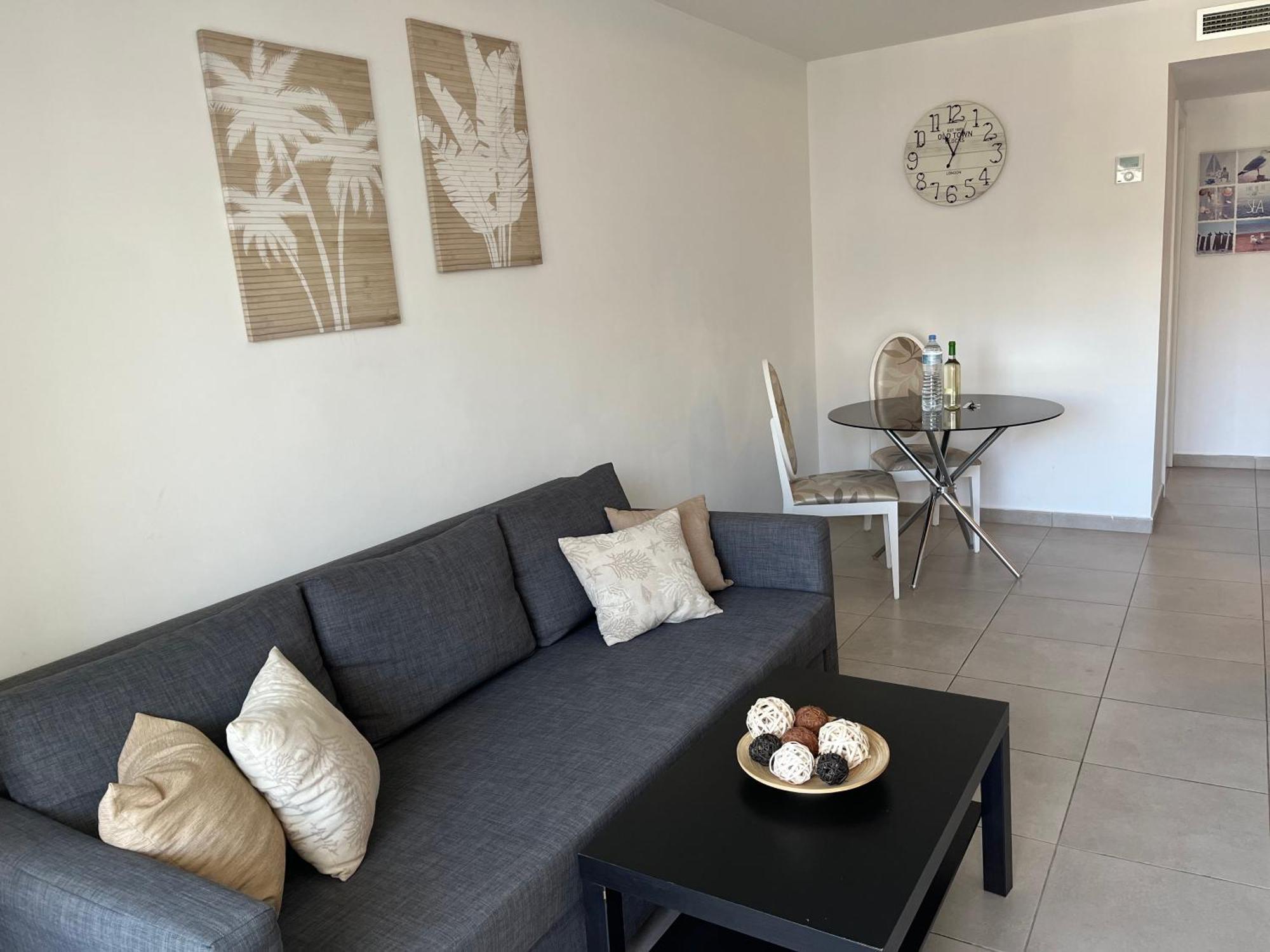 Luxury Apartment *