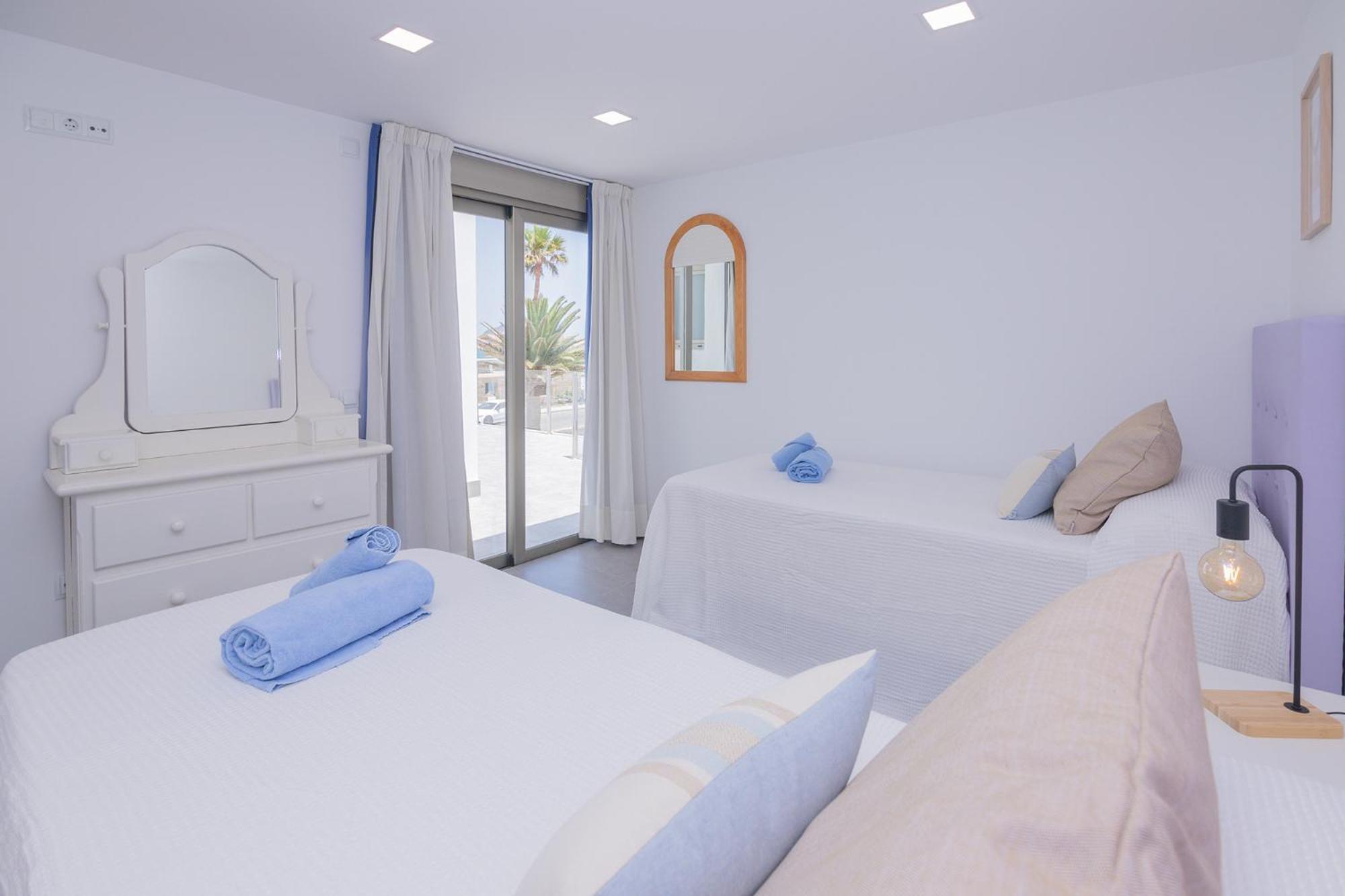 Poris 2 Beachfront Corralejo By Holidays Home Apartment