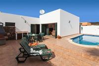 Luz Villa *