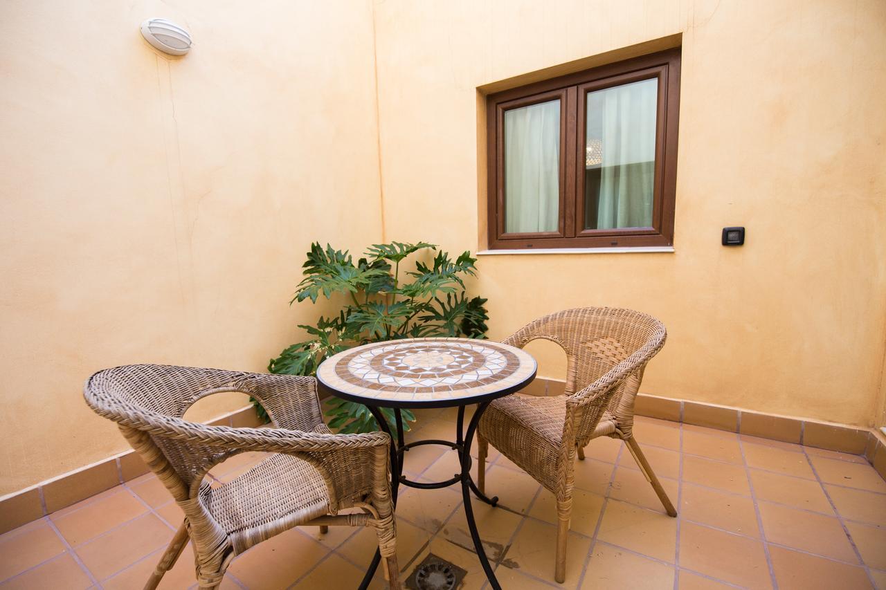 In Las Tinajas Villa *