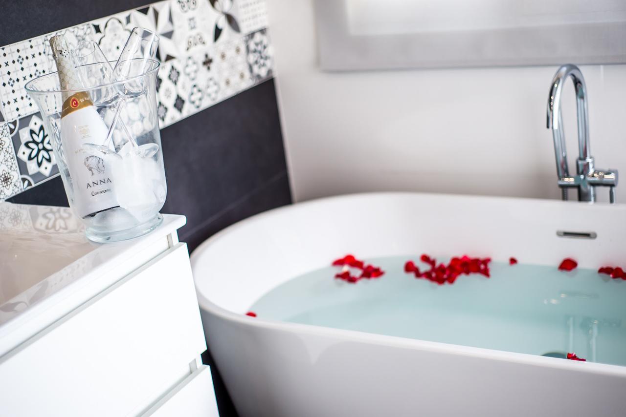 Luxury 'la Bonita' With Private Heated Pool, Bbq & Free Wifi- Suiteable For Familiesfriends