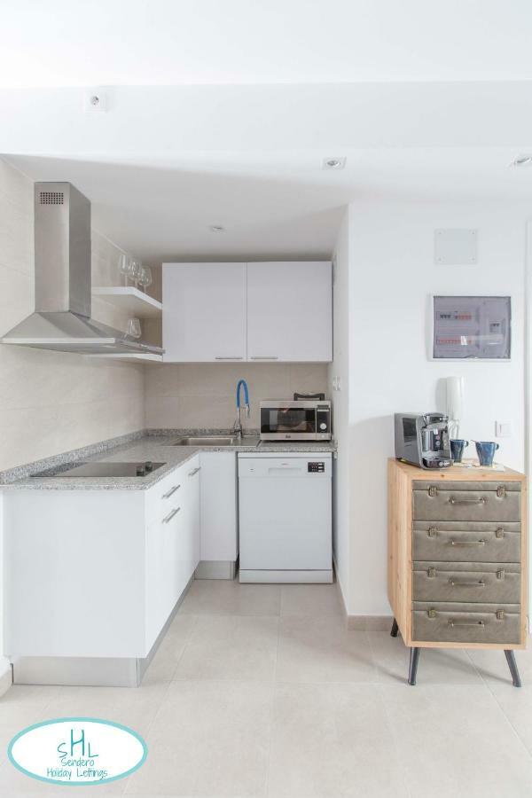 Sun - 206 Apartment *