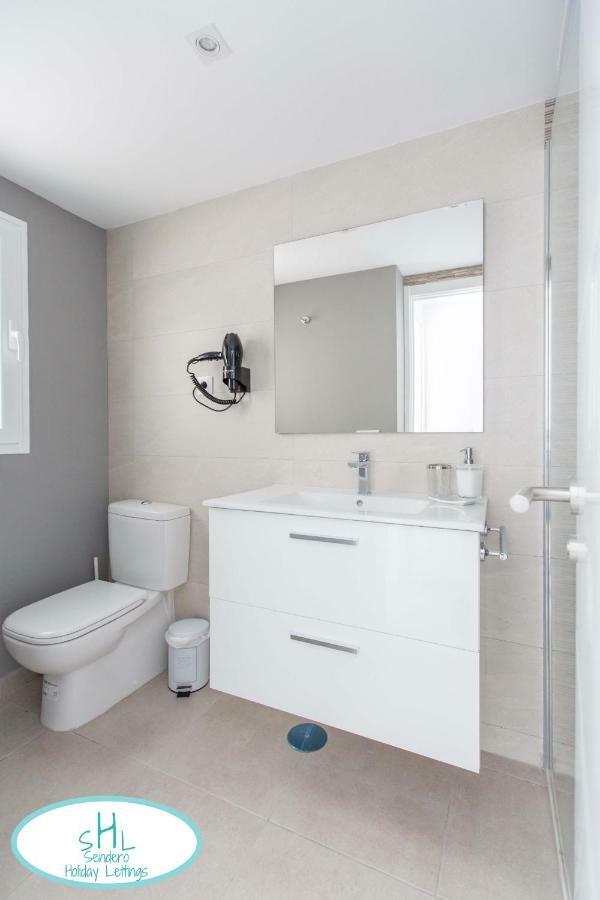 Sun - 206 Apartment *
