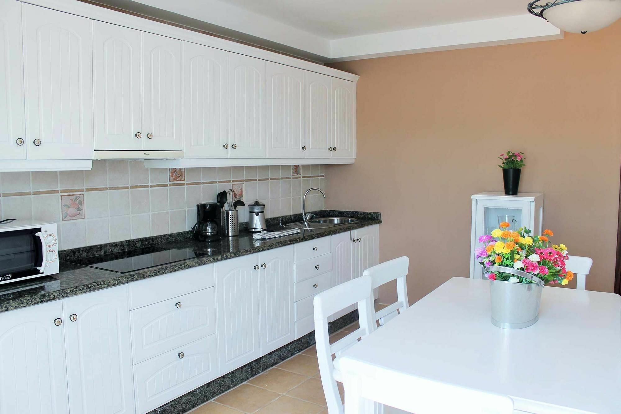 Ganesha Apartment *