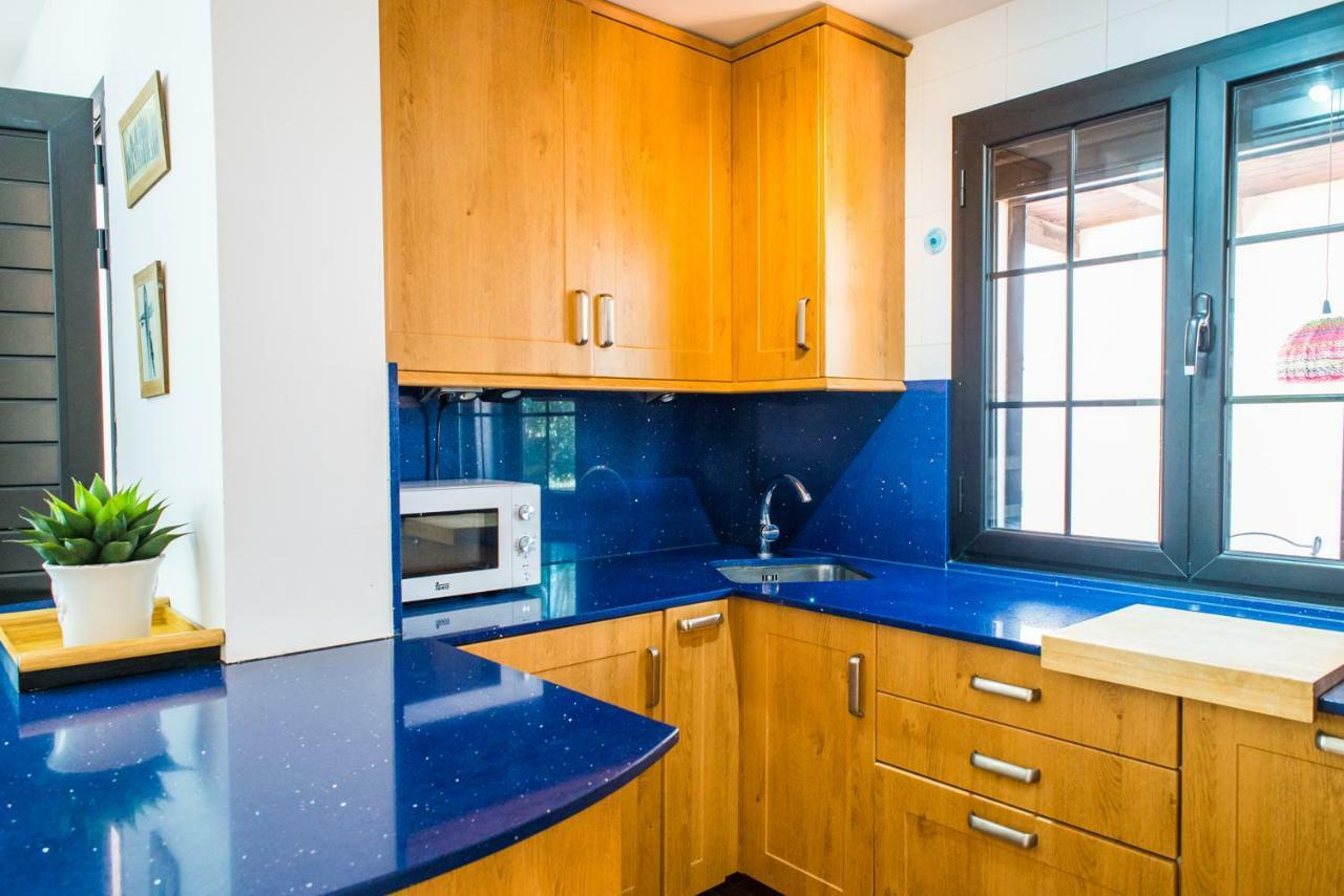 Villa Holiday White With Pool And 500m To Sea