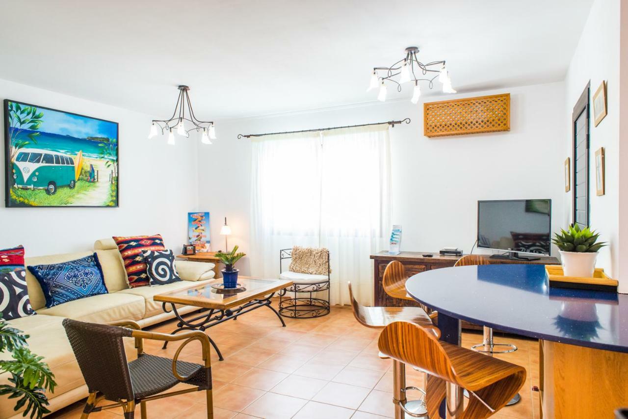 Holiday White With Pool And 500m To Sea Villa