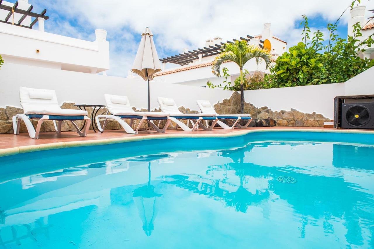 Holiday White With Pool And 500m To Sea Villa *