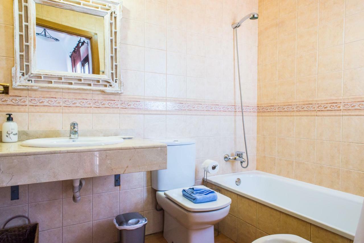 Holiday White With Pool And 500m To Sea Villa *