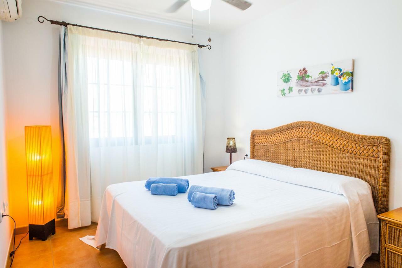 Holiday White With Pool And 500m To Sea Villa *