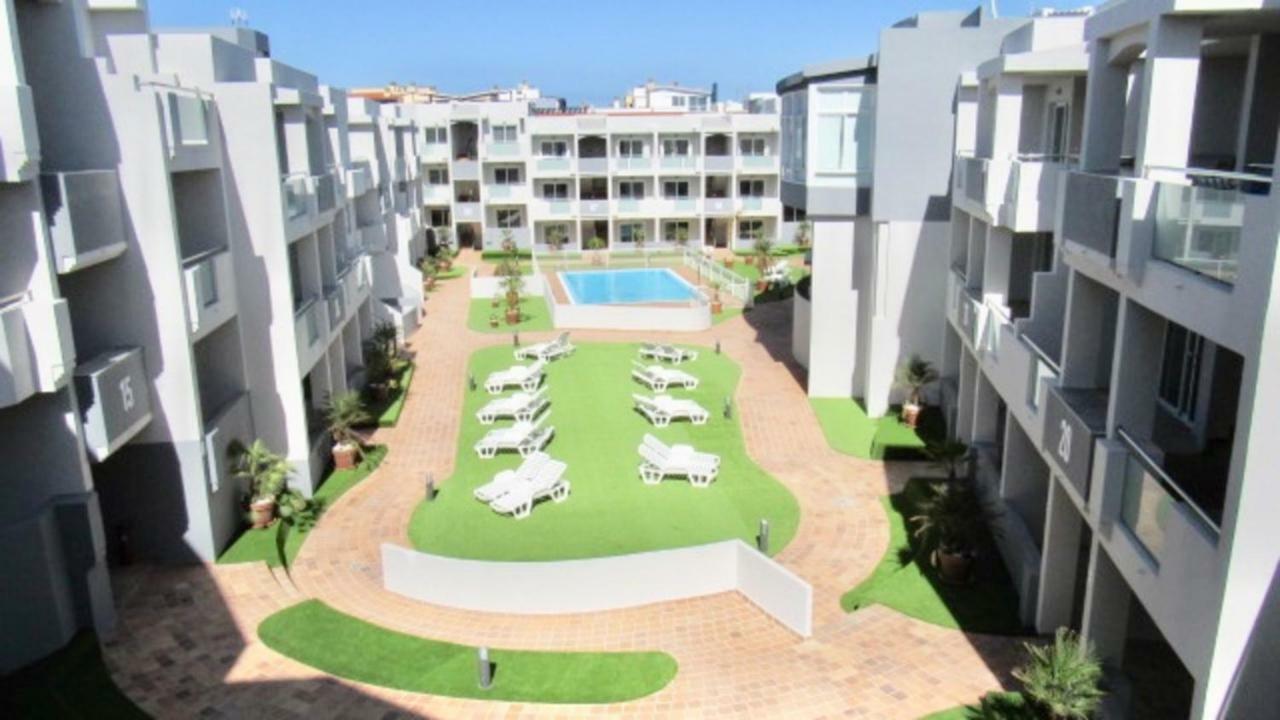 Apartment Candy Pop - Pool, 2 Terraces,desk And High Speed Internet