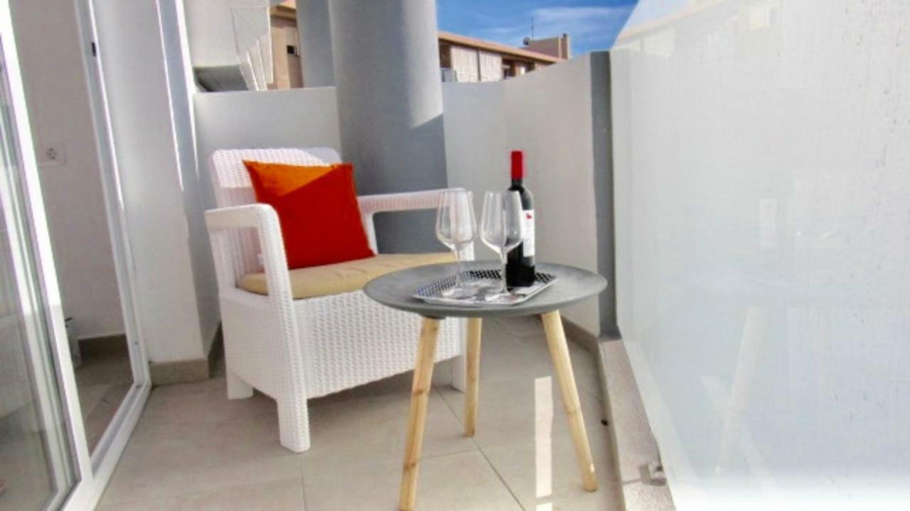 Candy Pop - Pool, 2 Terraces,desk And High Speed Internet Corralejo